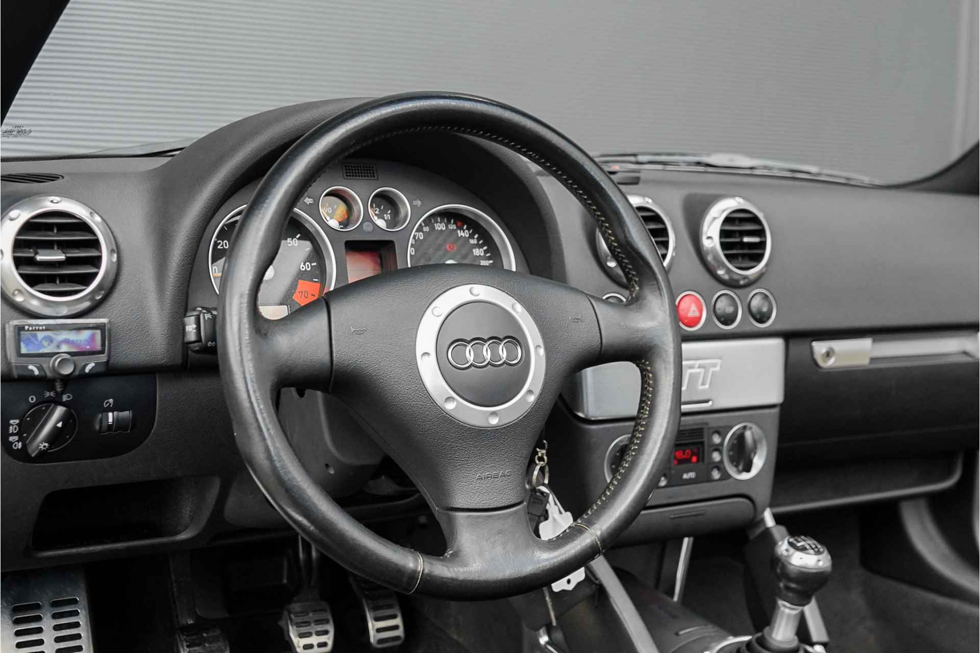 Audi TT Roadster 1.8 5V Turbo Quattro 225PK NL Auto Leer Xenon - 2/52