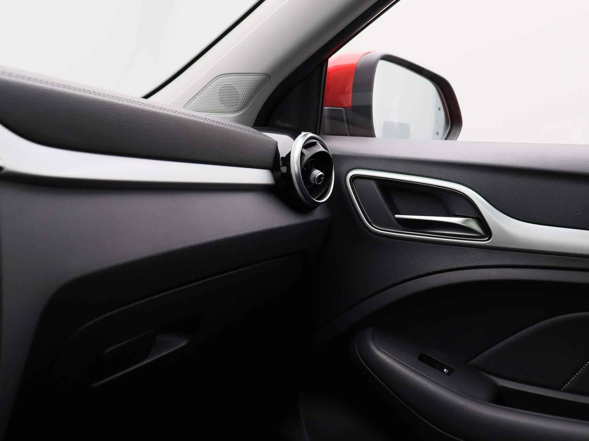 MG ZS EV Luxury 45 kWh | Panoramadak | Leder | Navi | Apple CarPlay | Camera | Adaptive Cruise Control | - 24/35