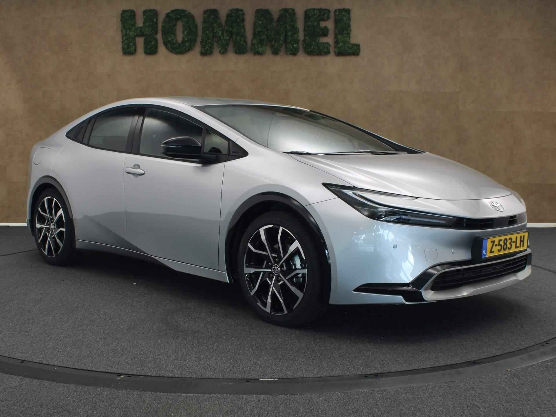 Toyota Prius 2.0 Plug-in Executive - NIEUW MODEL - NAVIGATIE - ACHTERUITRIJCAMERA - ELEKTRISCH VERSTELBARE BESTUURDERSSTOEL - STOELVERWARMING - DODEHOEK DETECTIE - 19" LICHT METALEN VELGEN - ELEKTRISCH BEDIENBARE ACHTERKLEP - 6/37