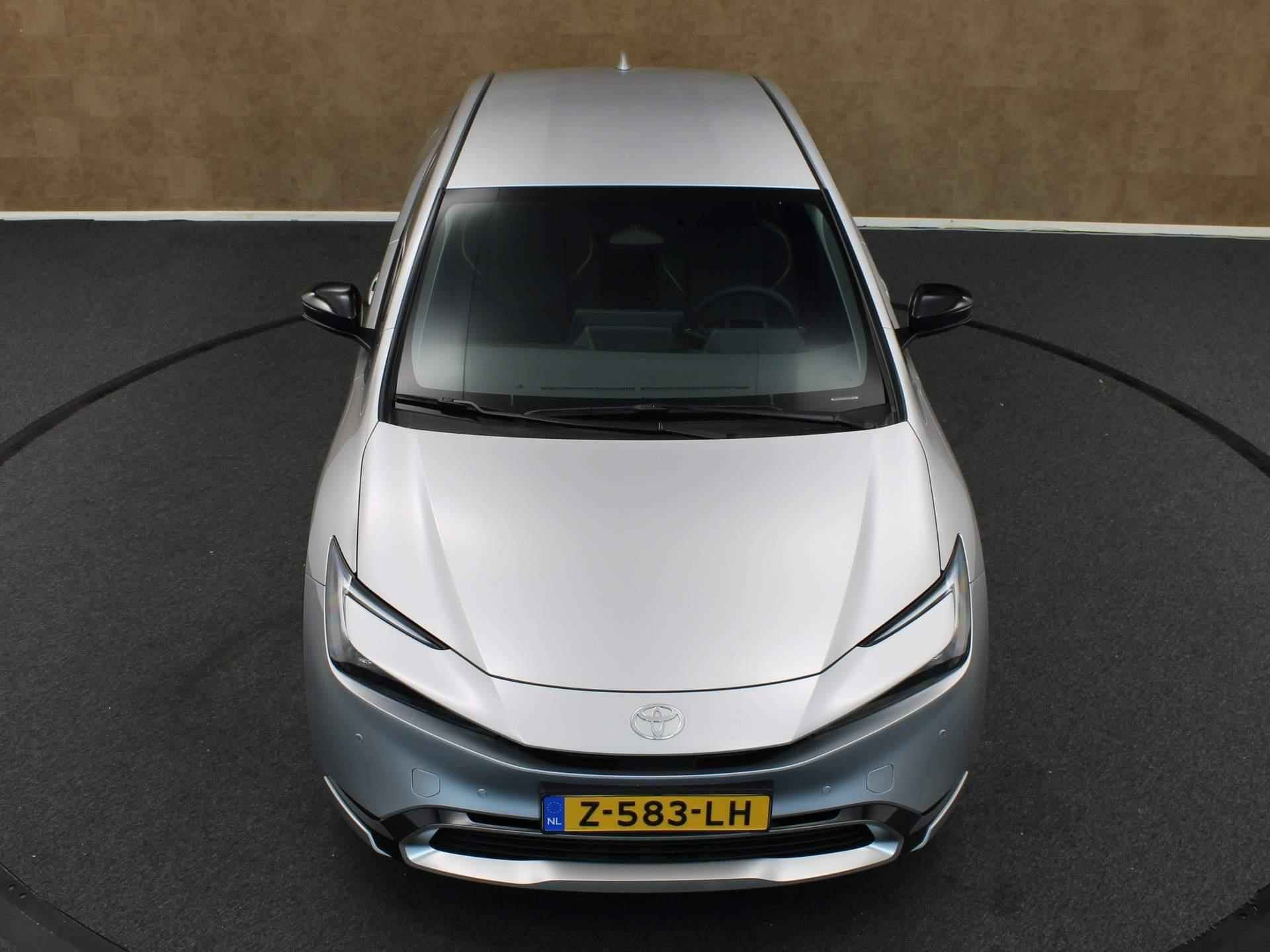 Toyota Prius 2.0 Plug-in Executive - NIEUW MODEL - NAVIGATIE - ACHTERUITRIJCAMERA - ELEKTRISCH VERSTELBARE BESTUURDERSSTOEL - STOELVERWARMING - DODEHOEK DETECTIE - 19" LICHT METALEN VELGEN - ELEKTRISCH BEDIENBARE ACHTERKLEP - 9/37