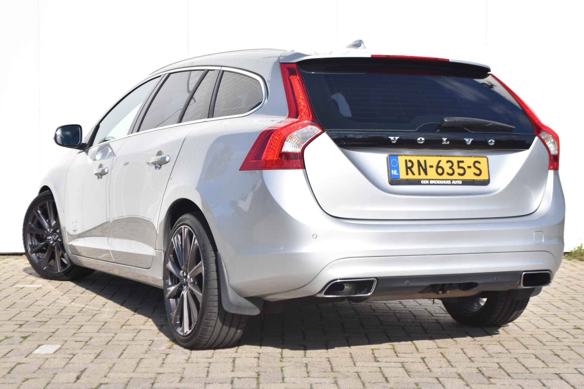 Volvo V60 D4 Summum #19'' #Xenon #Standkachel! - 8/27