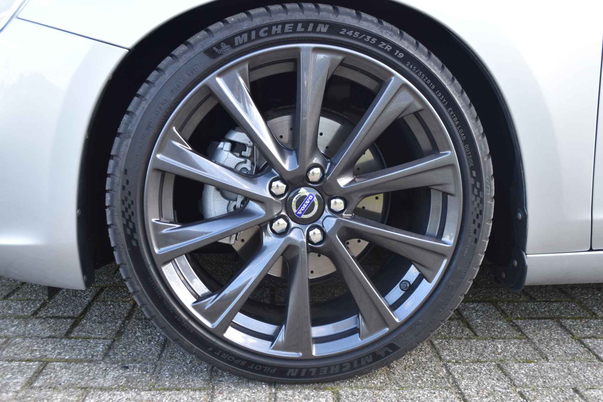 Volvo V60 D4 Summum #19'' #Xenon #Standkachel! - 27/27