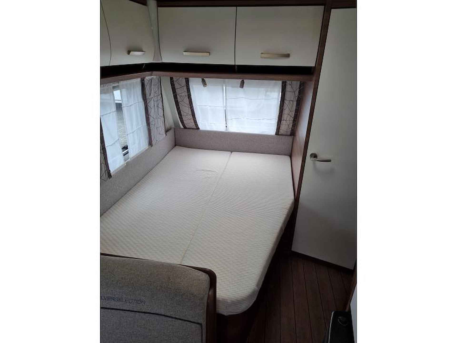 Knaus Sport Silver Selection 540 FDK Stapelbed-Voortent-Luifel - 12/25