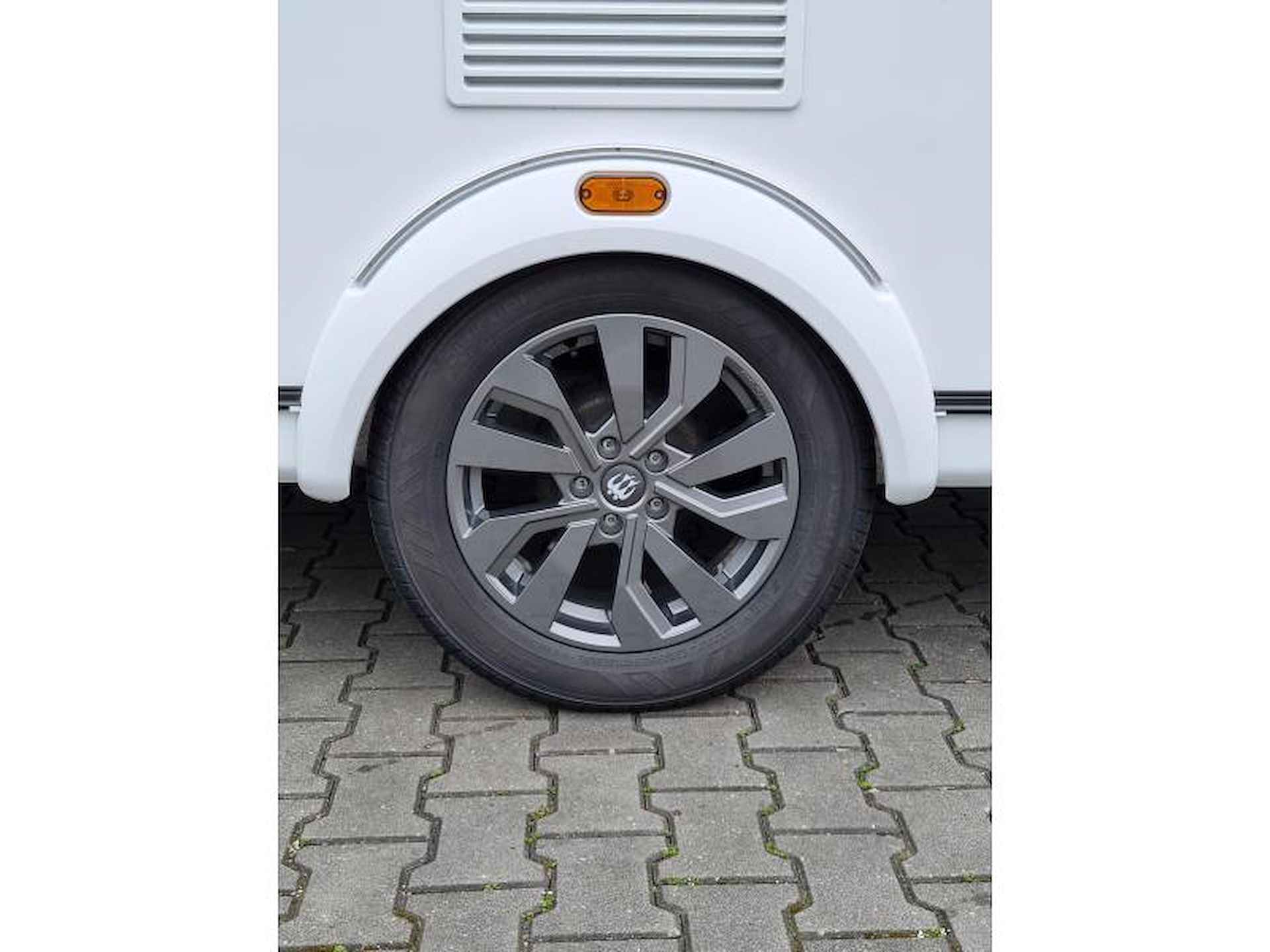 Knaus Sport Silver Selection 540 FDK Stapelbed-Voortent-Luifel - 23/25