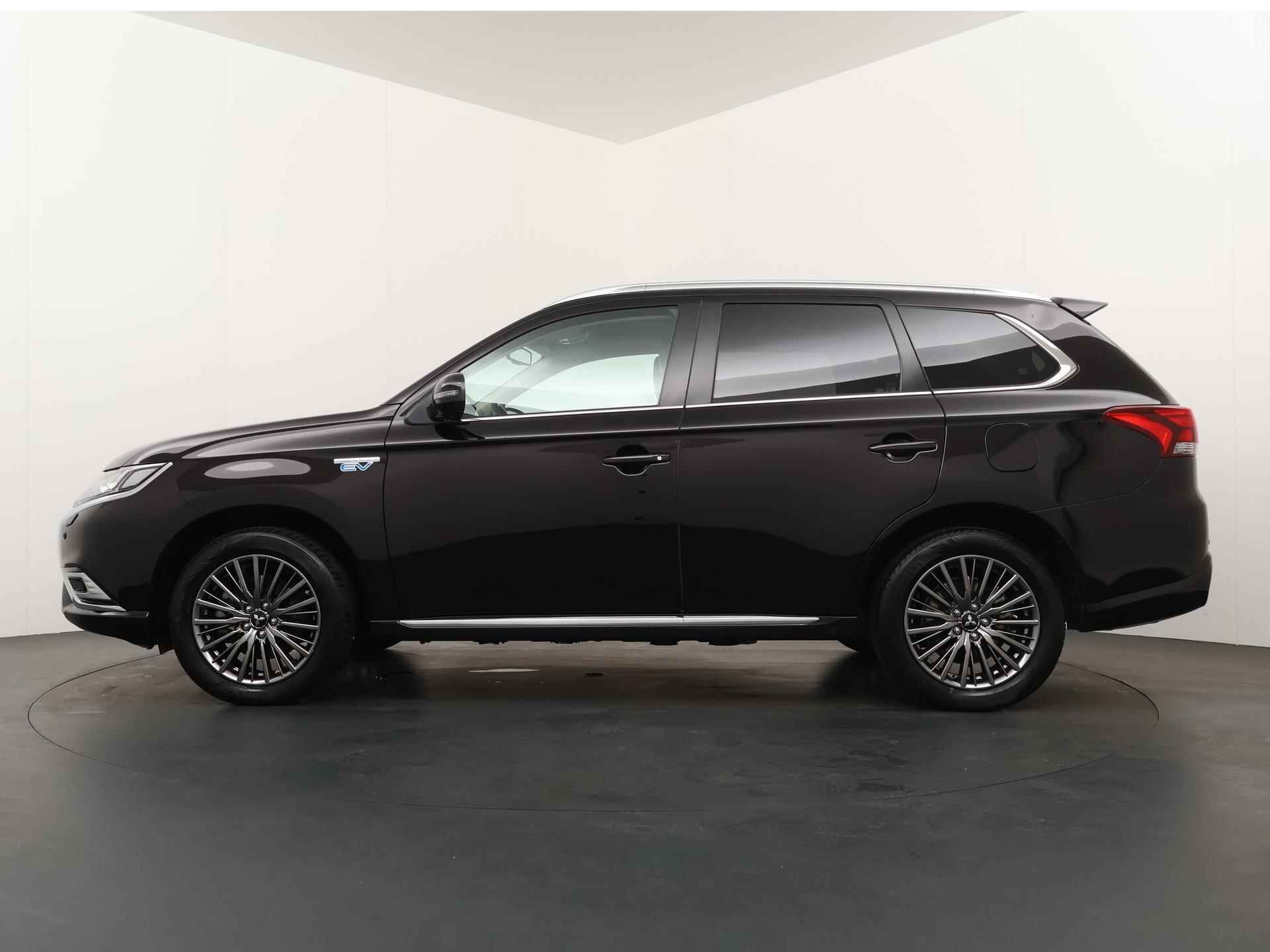 Mitsubishi Outlander 2.4 PHEV Intense+ - 2/32