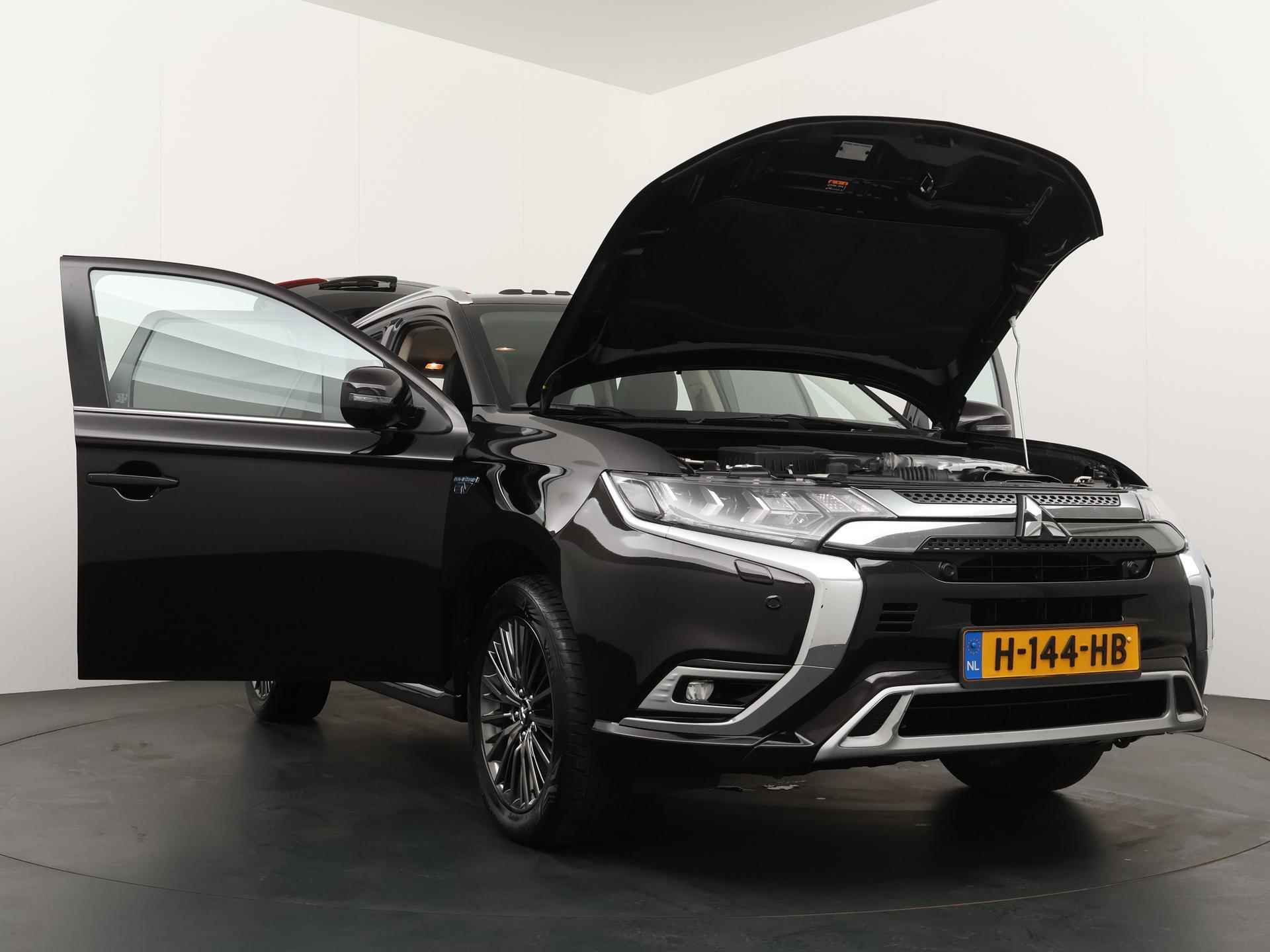 Mitsubishi Outlander 2.4 PHEV Intense+ - 26/32