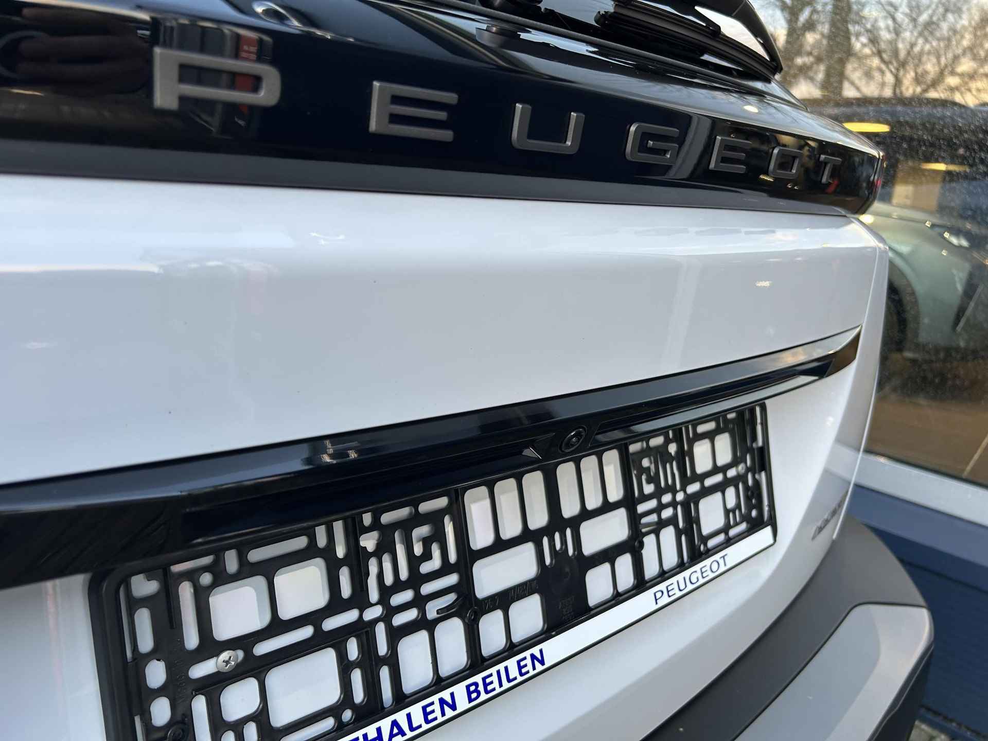 Peugeot 2008 1.2 Hybrid 136 Allure | Nieuw Model 2024! | Hybride Elektrisch rijden met Automaat | Navigatie via Telefoon | Parkeercamera | 360 graden Camera | Stoelverwarming | LED Verlichting | Apple Carplay/Android Auto | Lichtmetalen Velgen | Cruise & Climate Control | - 35/55