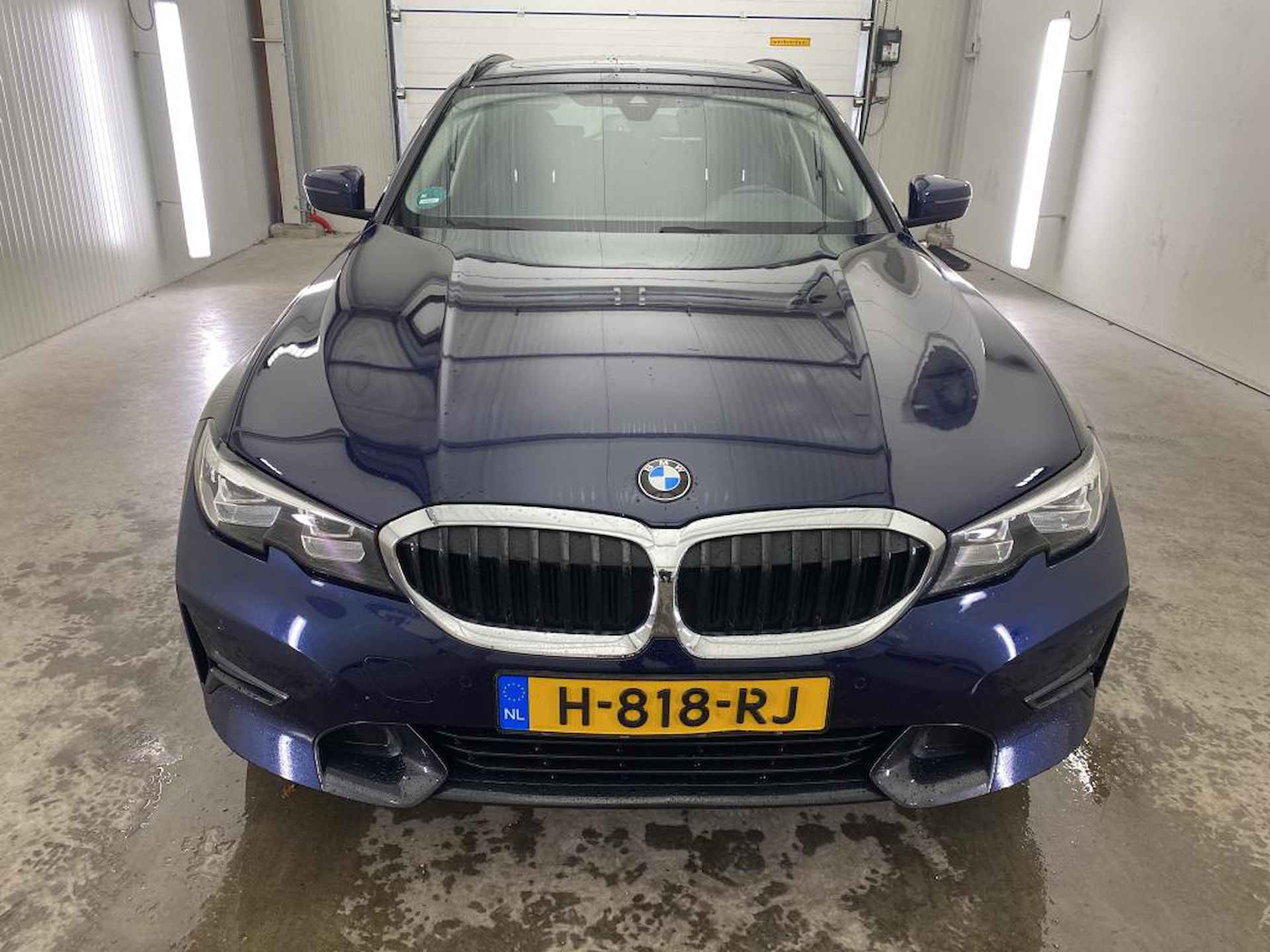 BMW 3 Serie Touring 320i Executive Edition NL AUTO | CAMERA  | ELEKTR TREKHAAK | STOELVERW | PANO | - 16/17