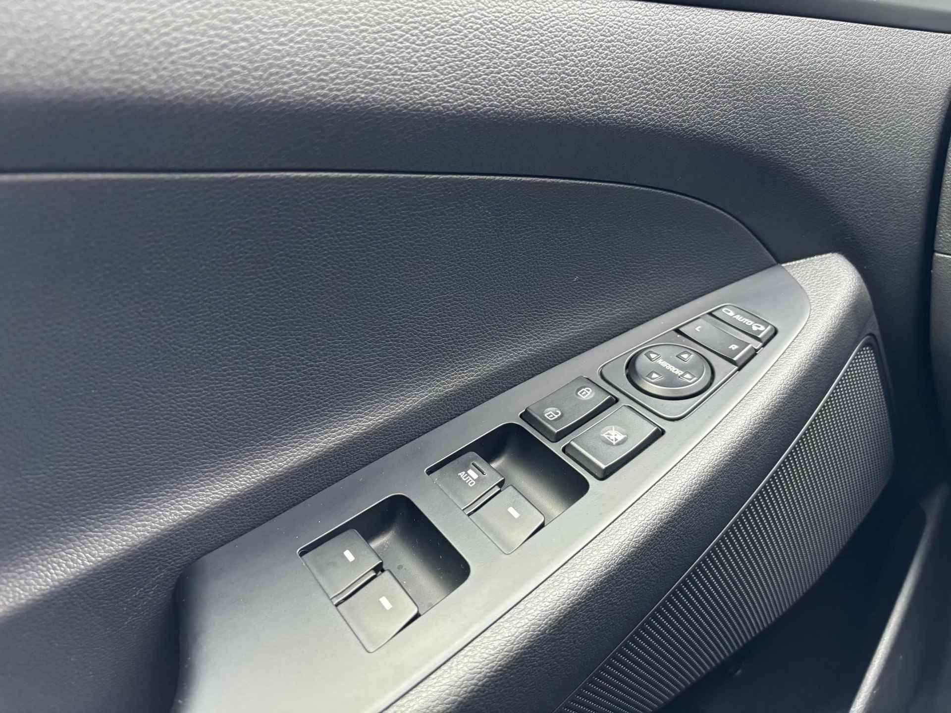 Hyundai Tucson 1.6 T-GDi Comfort | Navigatie | Cruise Control | Climate Control | Parkeersensoren | Parkeercamera | 36Mnd. Garantie | Rijklaar! | - 25/29