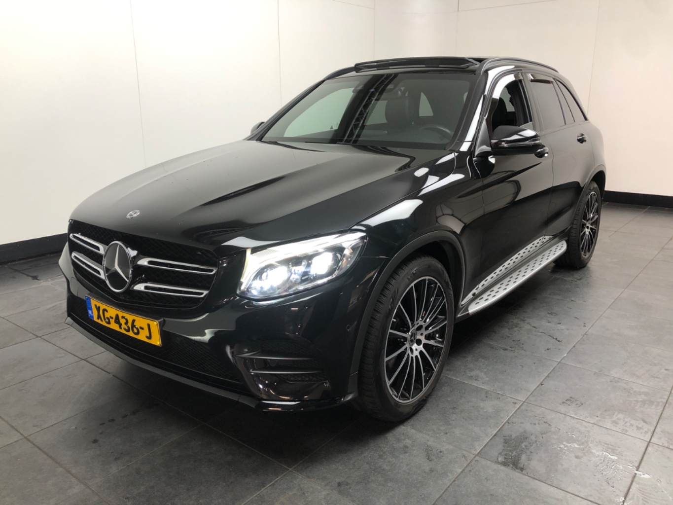 Mercedes-Benz GLC 250 4MATIC AMG Premium | Pano | Adaptive | Trekhaak | 19"LMV | Camera | Dodehoek |