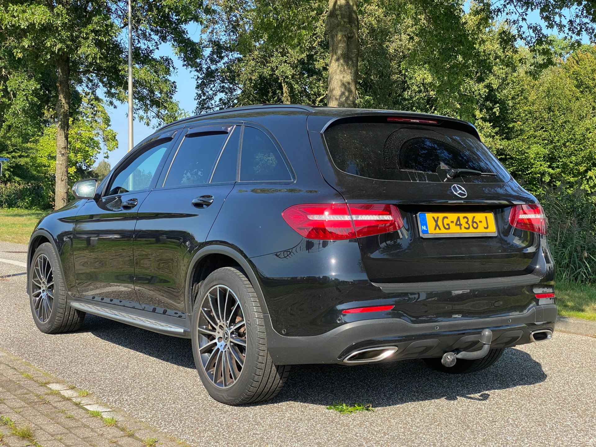 Mercedes-Benz GLC 250 4MATIC AMG Premium | Pano | Adaptive | Trekhaak | 19"LMV | Camera | Dodehoek | NET BINNEN! - 28/35