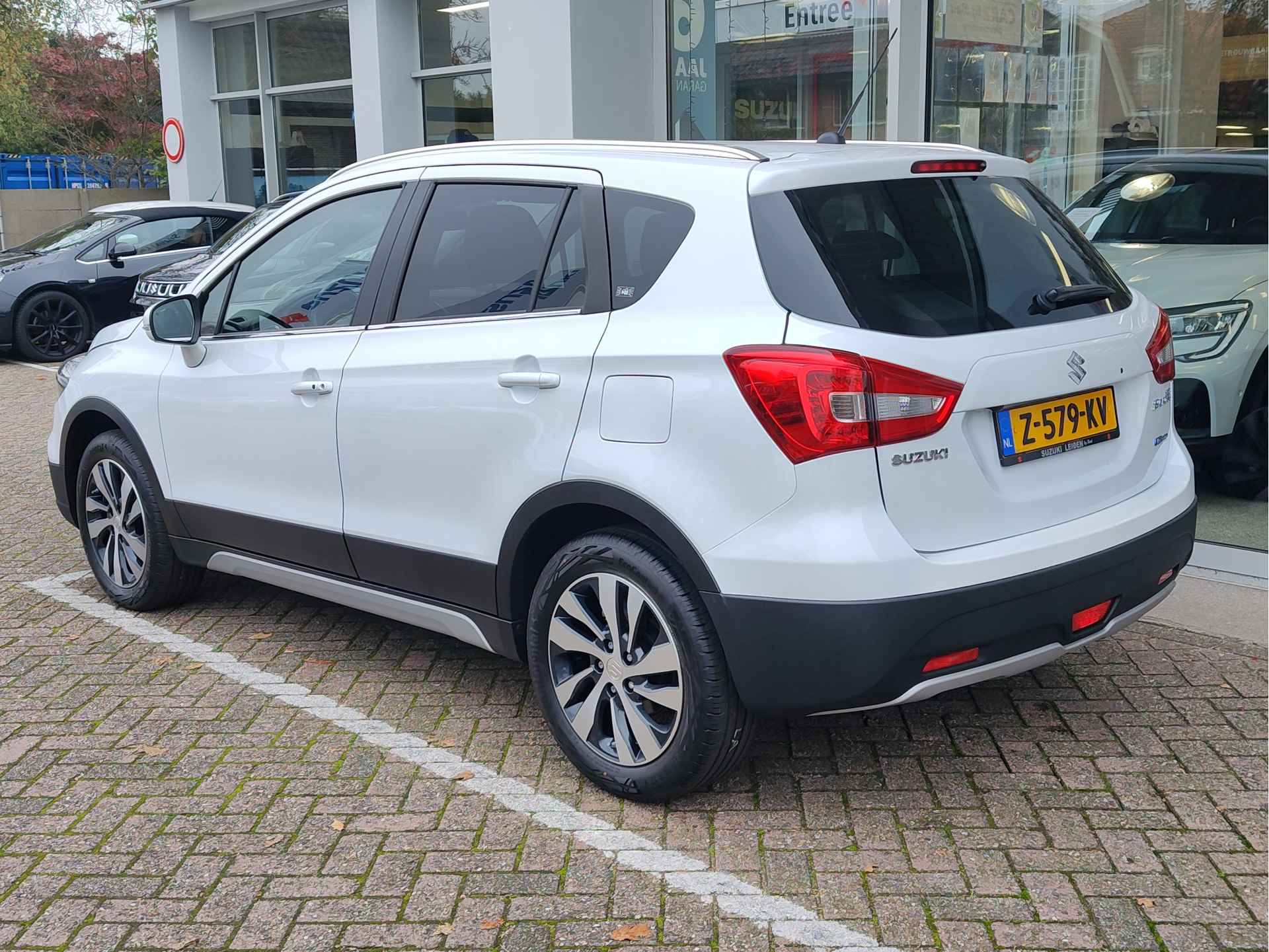 Suzuki S-Cross 1.4 BOOSTERJET SELECT SMART HYBRID AUT. Navi | Stoelverwarming | Keyless | Adaptive Cruise - 4/35