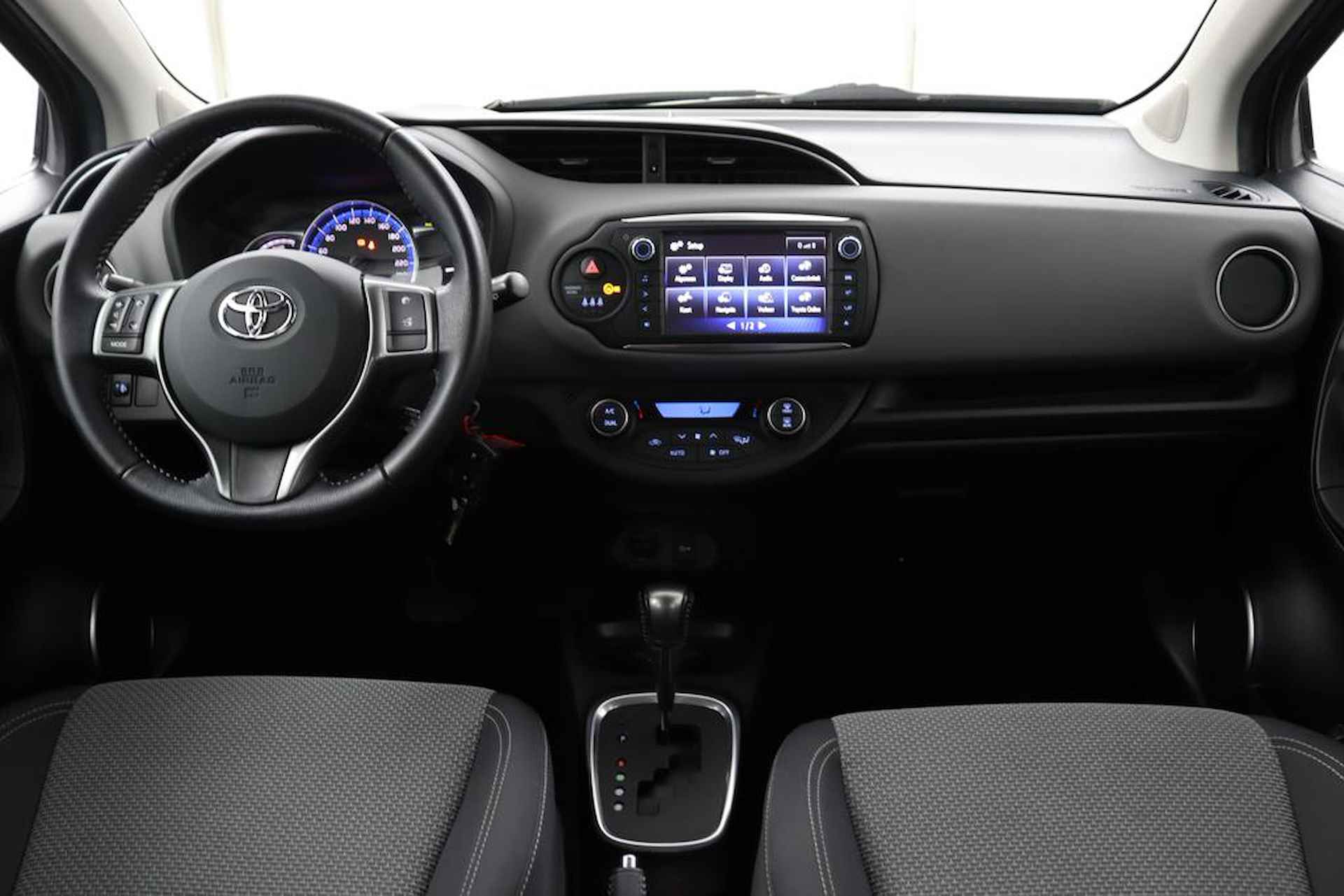 Toyota Yaris 1.5 Hybrid Business Plus - 10/50
