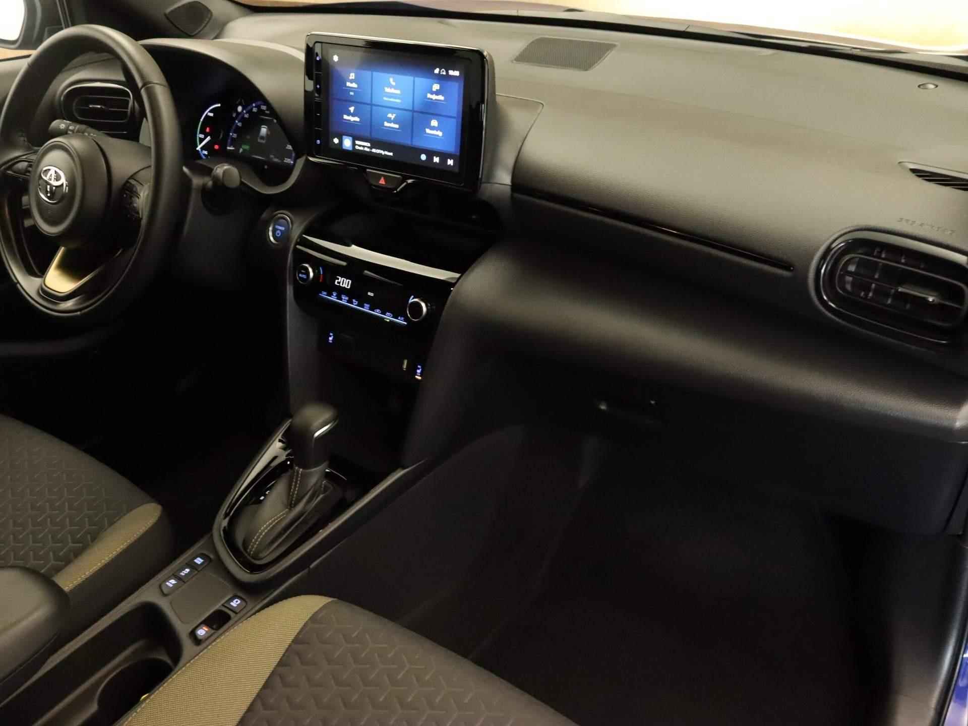 Toyota Yaris Cross 1.5 Hybrid Explore ORIGINEEL NEDERLANDSE AUTO - NAVIGATIE - PDC VOOR EN ACHTER - APPLE CARPLAY/ANDROID AUTO - STOELVERWARMING VOOR - 5/30