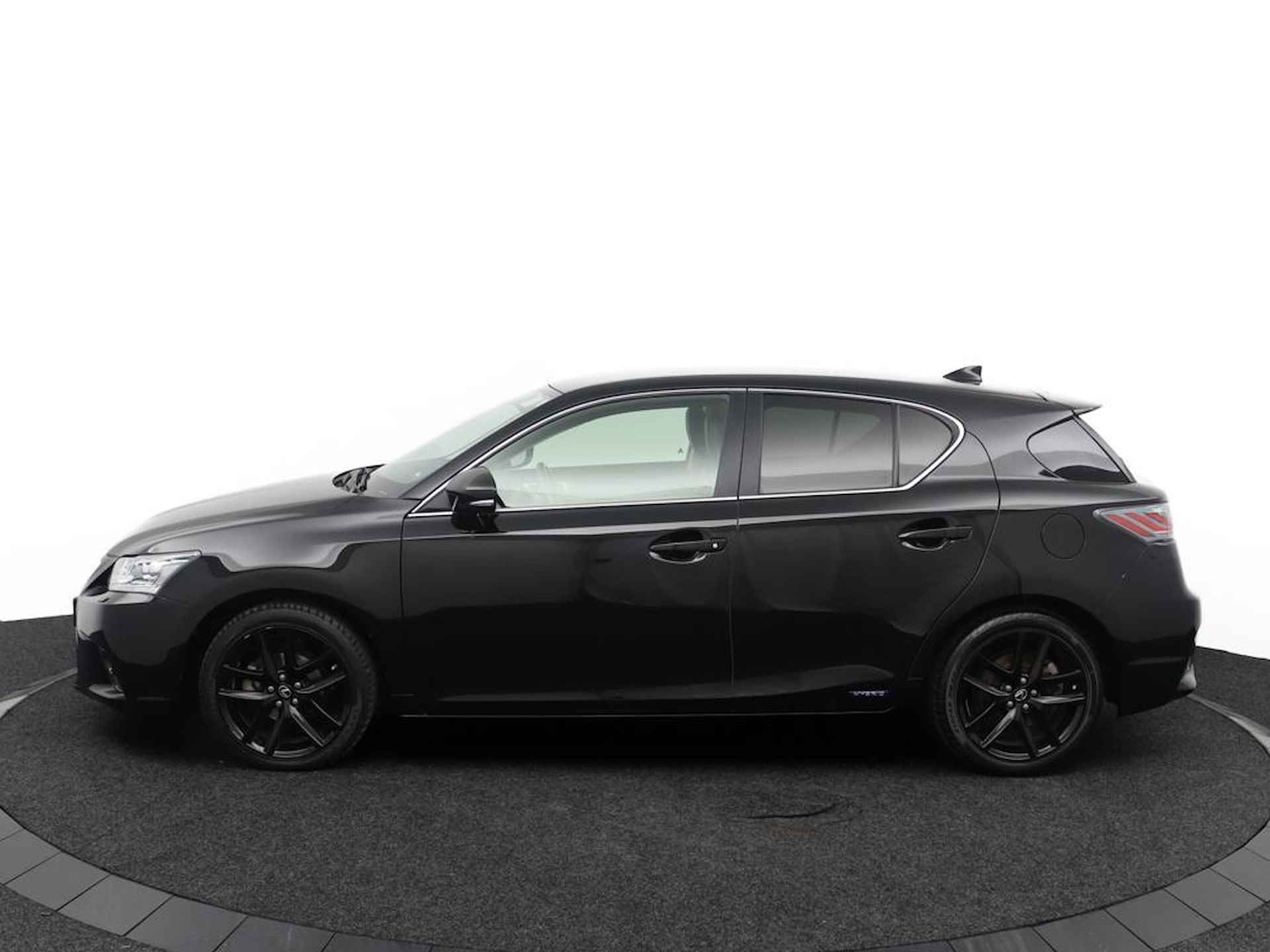 Lexus CT 200h Sport Edition | 17 Inch Lichtmetalen velgen | Stoelverwarming | Dealeronderhouden - 3/45