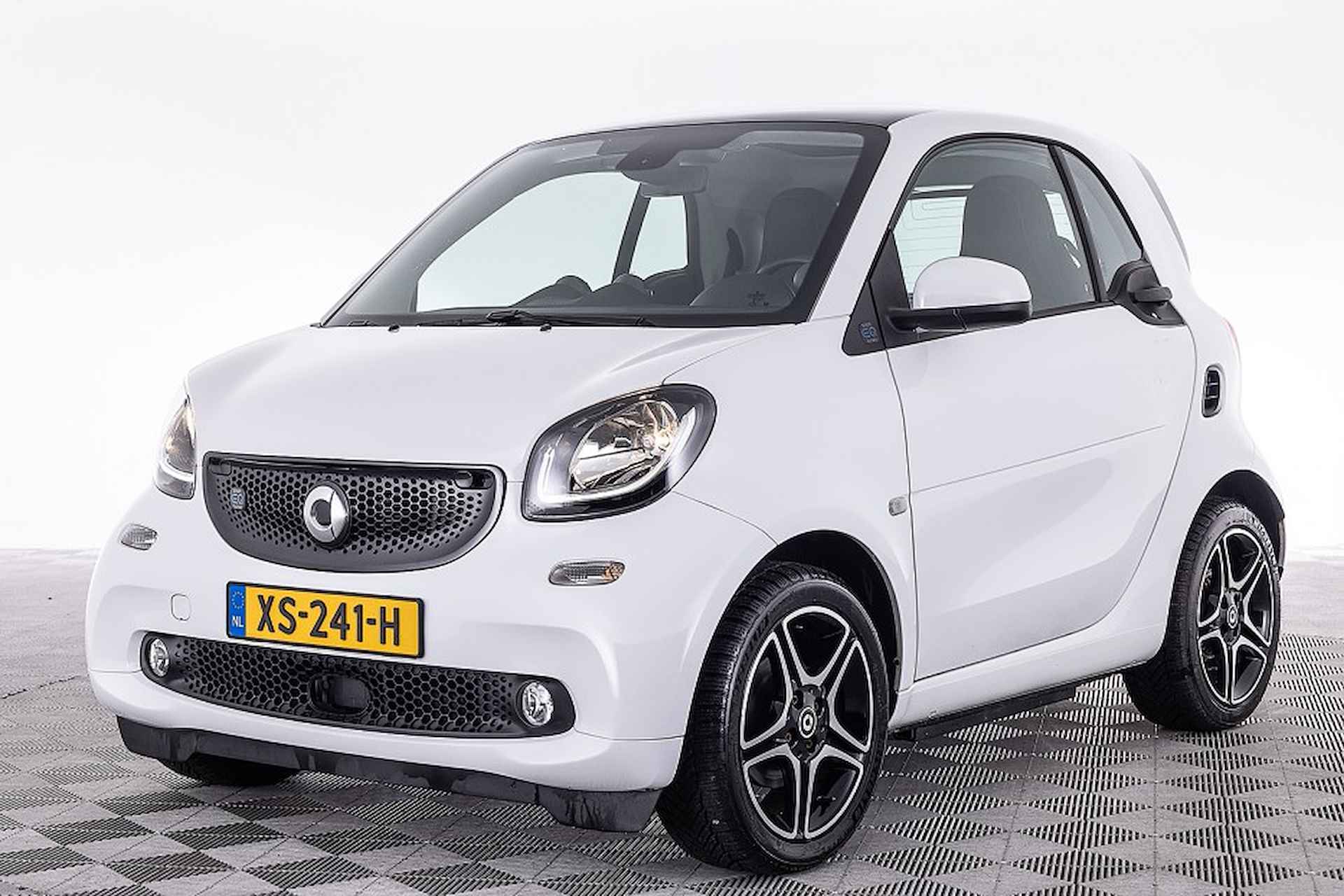 Smart Fortwo EQ Business Solution 18 kWh | LEDER ✅ 1e Eigenaar . - 28/32