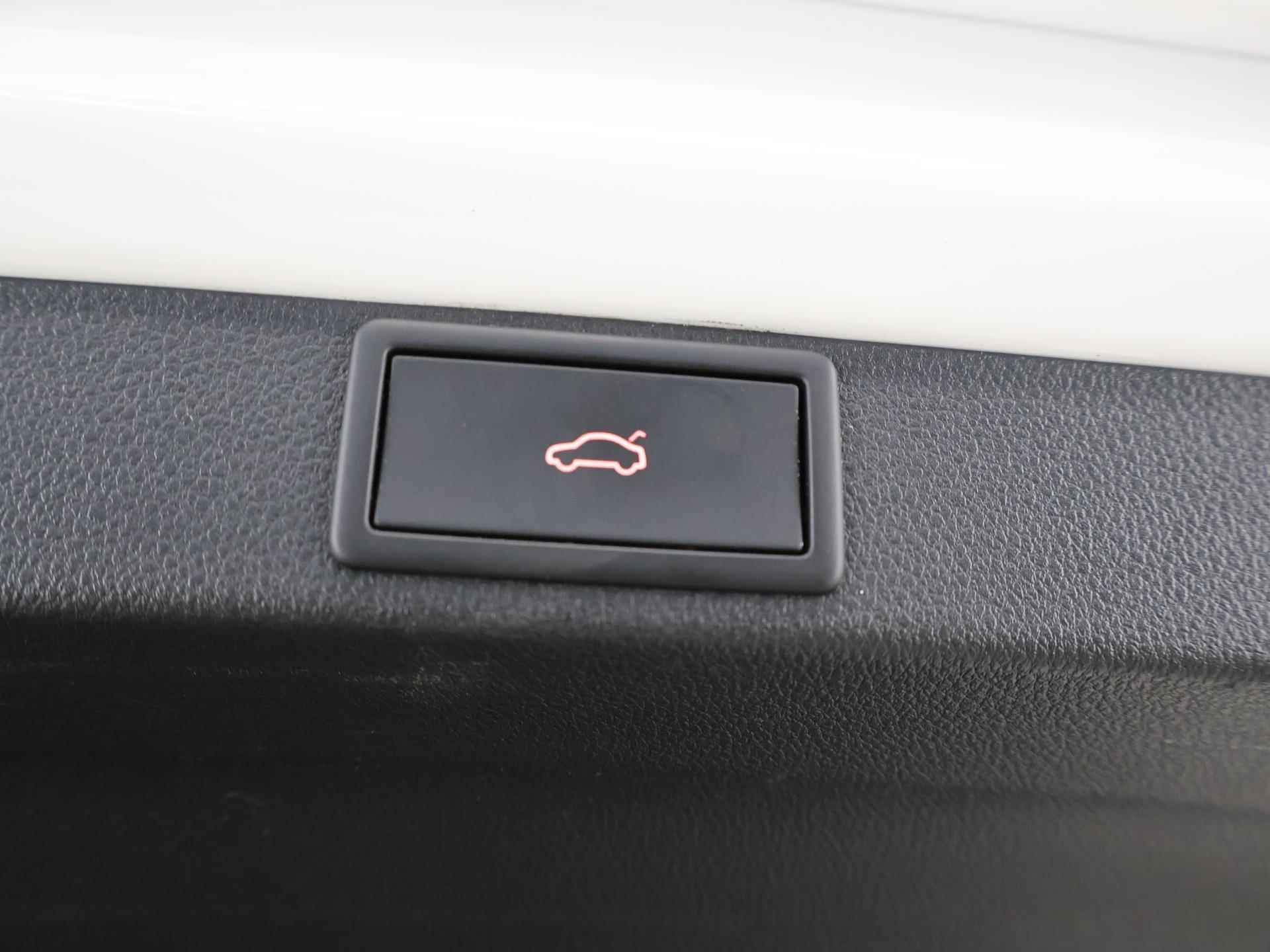 Skoda Octavia Combi 1.4 TSI RS iV PHEV Business | RS Sportstoelen met Memory | Navigatie | Parkeercamera | Climate control | Adaptieve Cruise control | - 39/47