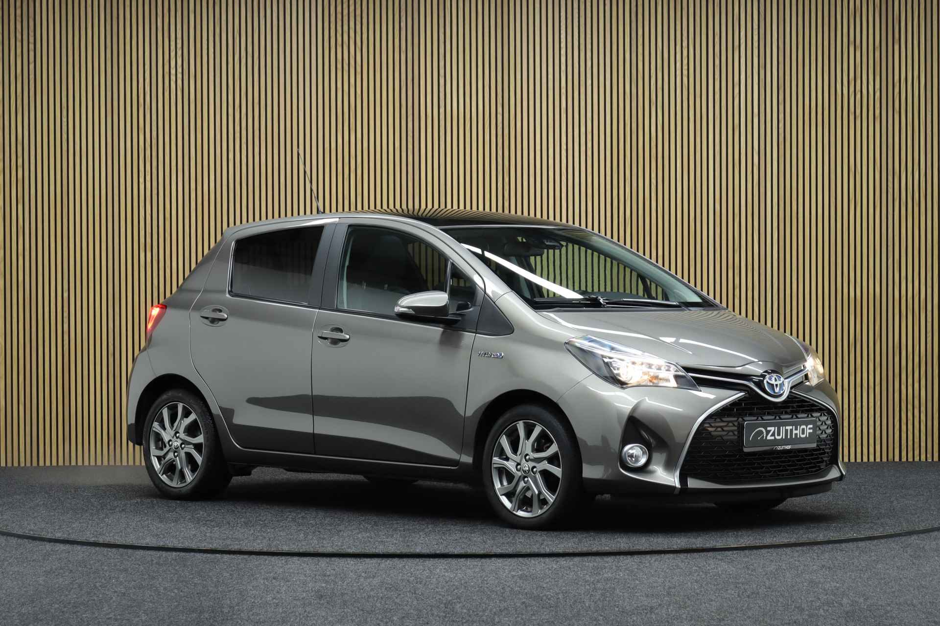 Toyota Yaris 1.5 Hybrid Dynamic | Panoramadak | Cruise control | Clima | Camera | Navigatie | All-season Banden - 10/47