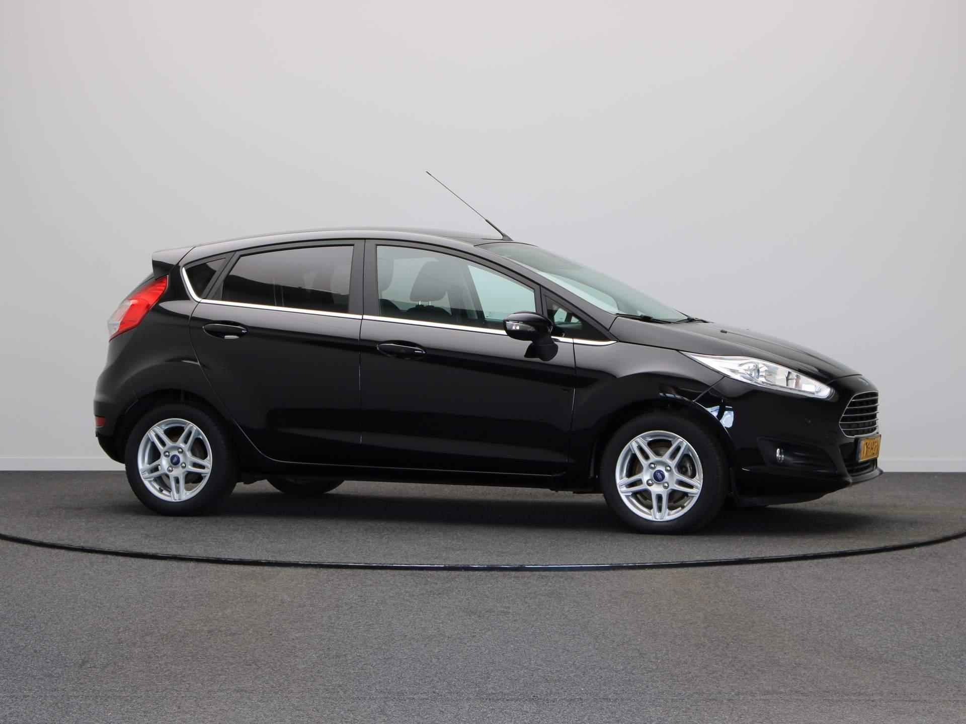 Ford Fiesta 1.0 EcoBoost 100pk Titanium | Stoelverwarming | Achteruitrijcamera | Automaat | Trekhaak | Parkeersensoren | - 13/41