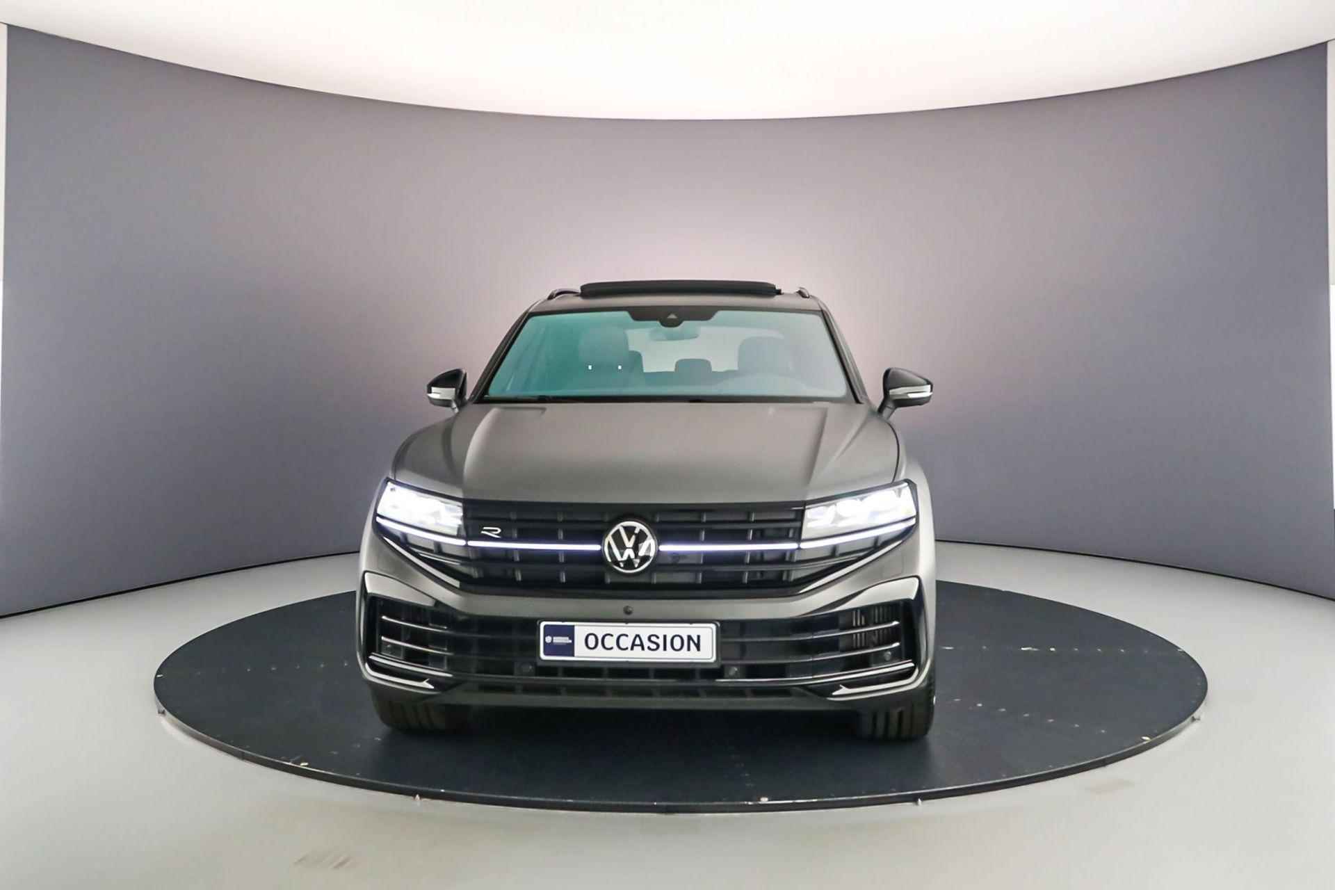 Volkswagen Touareg R 3.0 TSI eHybrid 462pk Tiptronic Trekhaak, Panoramadak, Lederen bekleding, Luchtvering, Head up display, LED matrix verlichting, 360 camera, Adaptive cruise control - 9/60