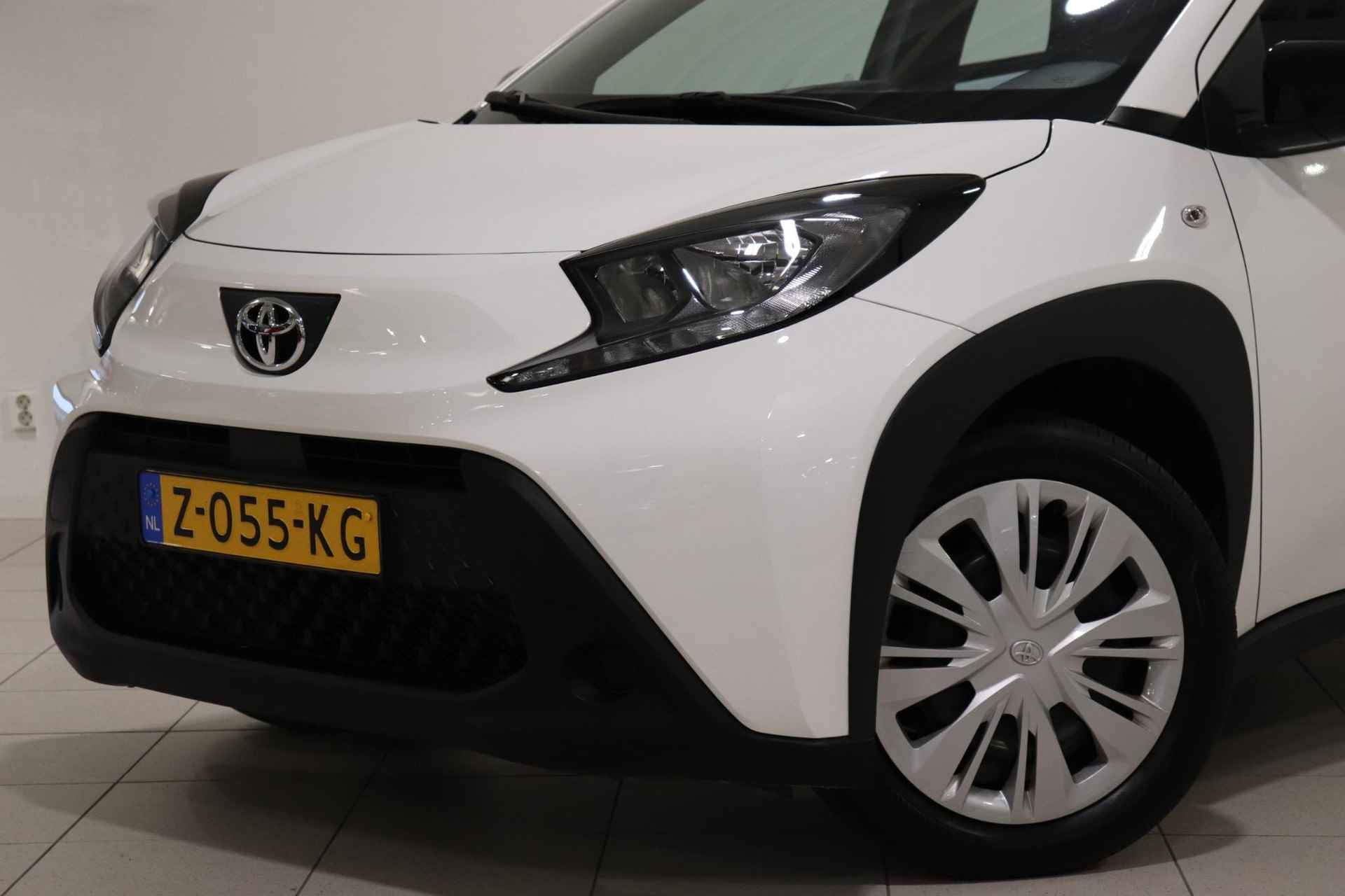 Toyota Aygo X 1.0 VVT-i MT Play, Apple Carplay & Android Auto, Camera, Cruise Control, 1e eigenaar! - 8/28