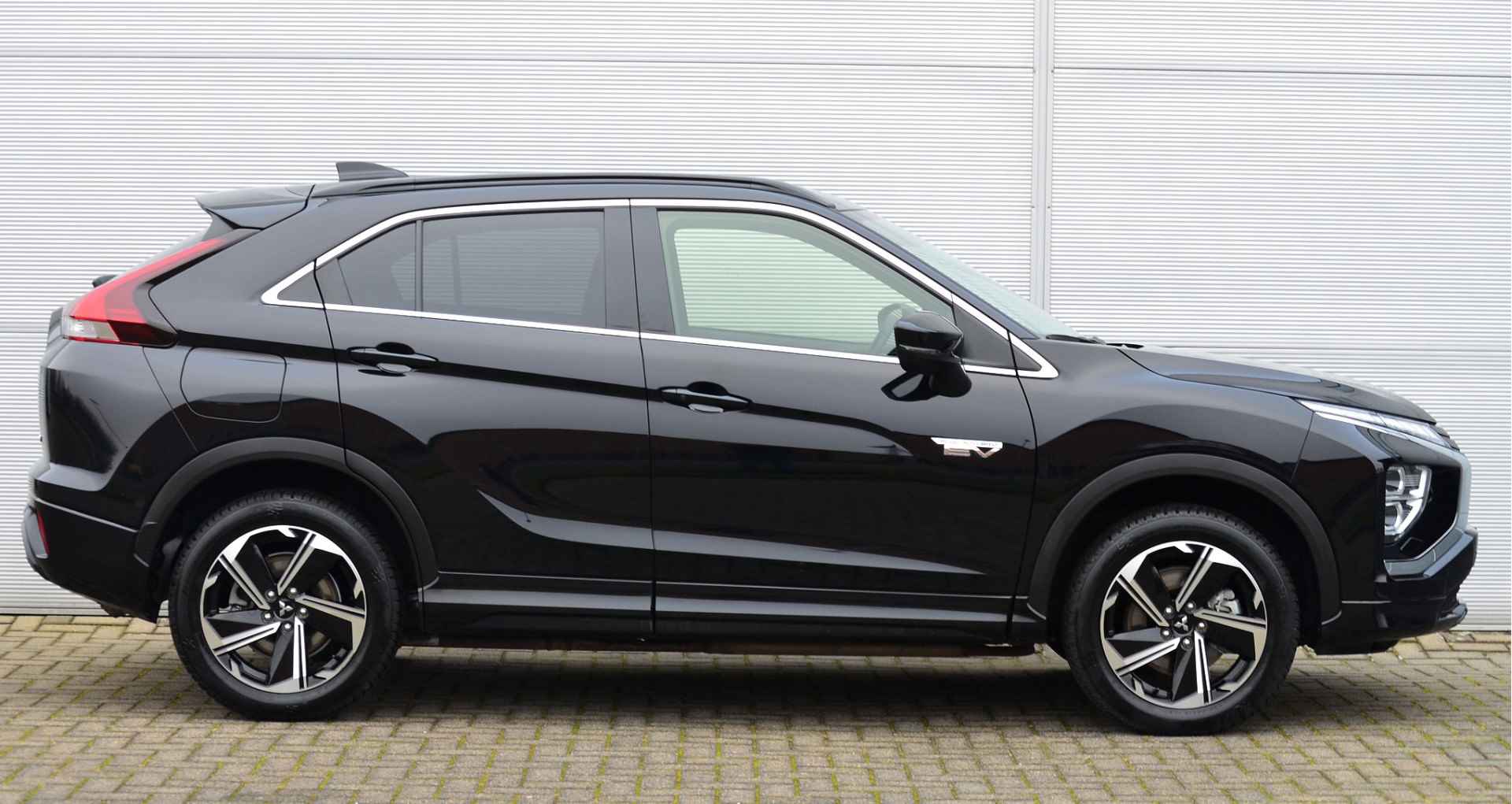 Mitsubishi Eclipse Cross PHEV 2.4 EXECUTIVE 4WD | PLUG IN HYBRID | ALL SEASON BANDEN | ADAPTIEF CRUISE | TREKHAAK 1500 KG | FABRIEKGARANTIE TOT 04-05-2031* | ALL-IN RIJKLAARPRIJS - 11/47