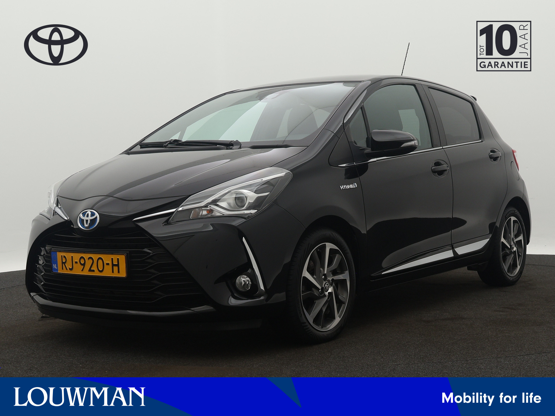 Toyota Yaris 1.5 Hybrid Premium | Panoramadak | Nederlandse auto | Navigatie | Camera | LM velgen |