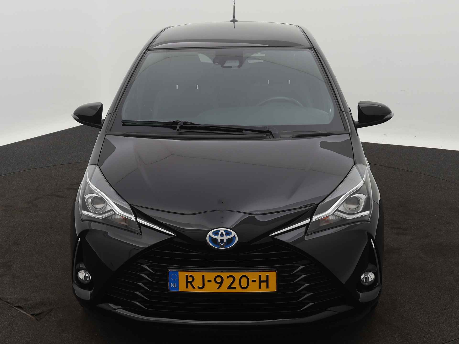 Toyota Yaris 1.5 Hybrid Premium | Panoramadak | Nederlandse auto | Navigatie | Camera | LM velgen | - 29/45