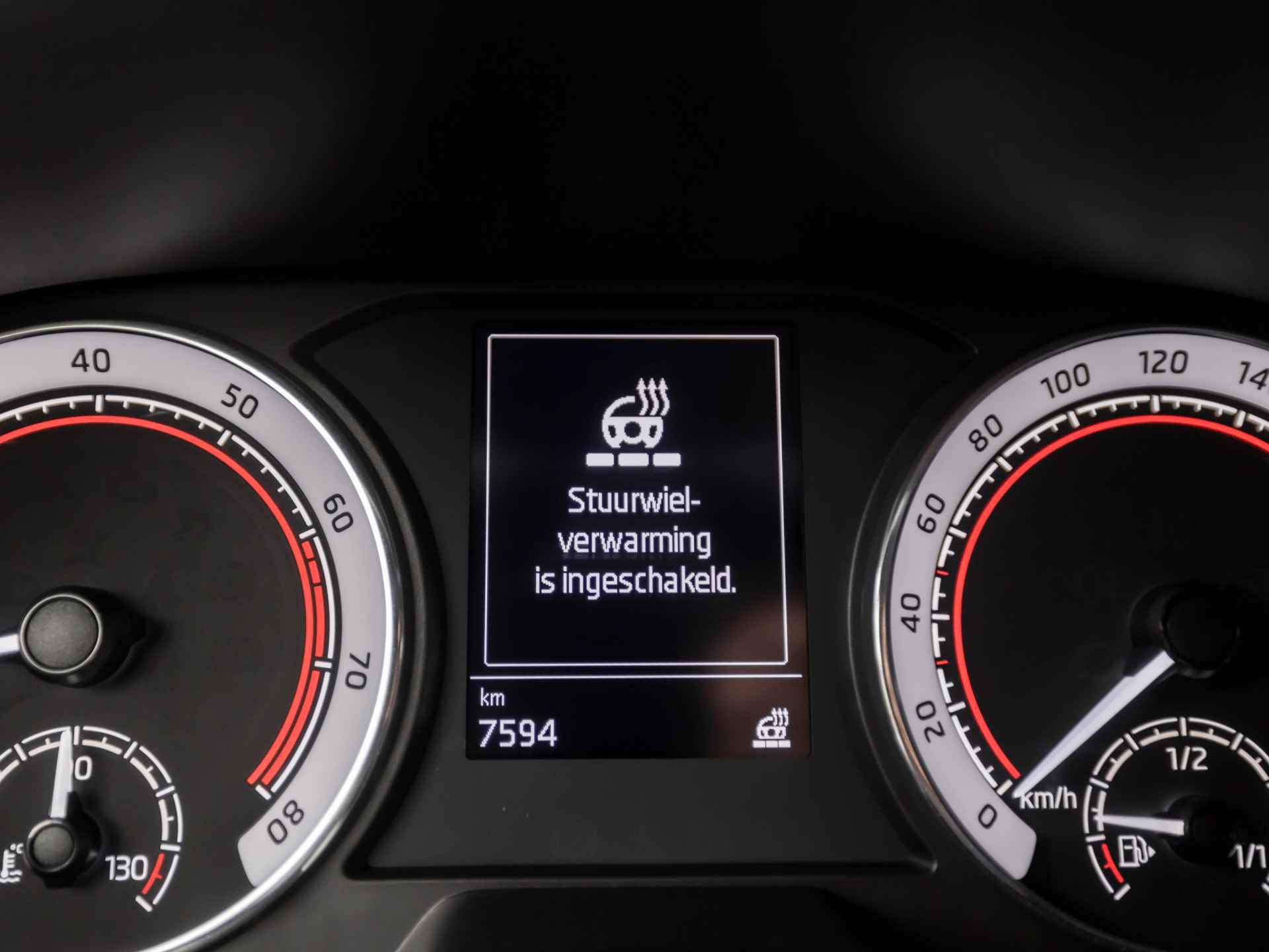 Škoda Fabia 1.0 TSI Monte Carlo Black Edition Automaat (2024, PANORAMADAK, APPLE CARPLAY, GROOT NAVI, STUUR/STOELVERWARMING, CAMERA, SPORTSTOELEN, GETINT GLAS, LED KOPLAMPEN, NIEUWSTAAT) - 23/40