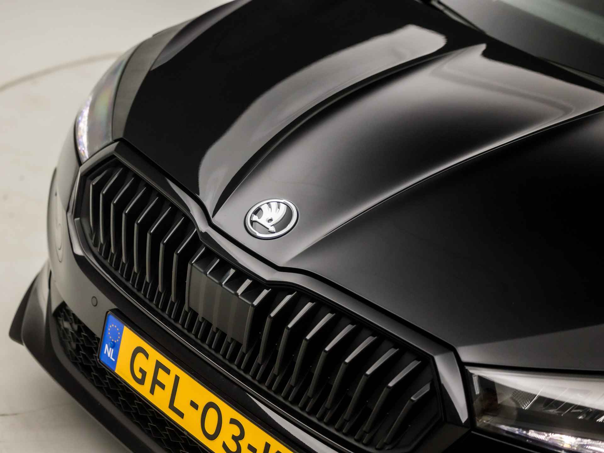 Škoda Fabia 1.0 TSI Monte Carlo Black Edition Automaat (2024, PANORAMADAK, APPLE CARPLAY, GROOT NAVI, STUUR/STOELVERWARMING, CAMERA, SPORTSTOELEN, GETINT GLAS, LED KOPLAMPEN, NIEUWSTAAT) - 37/40