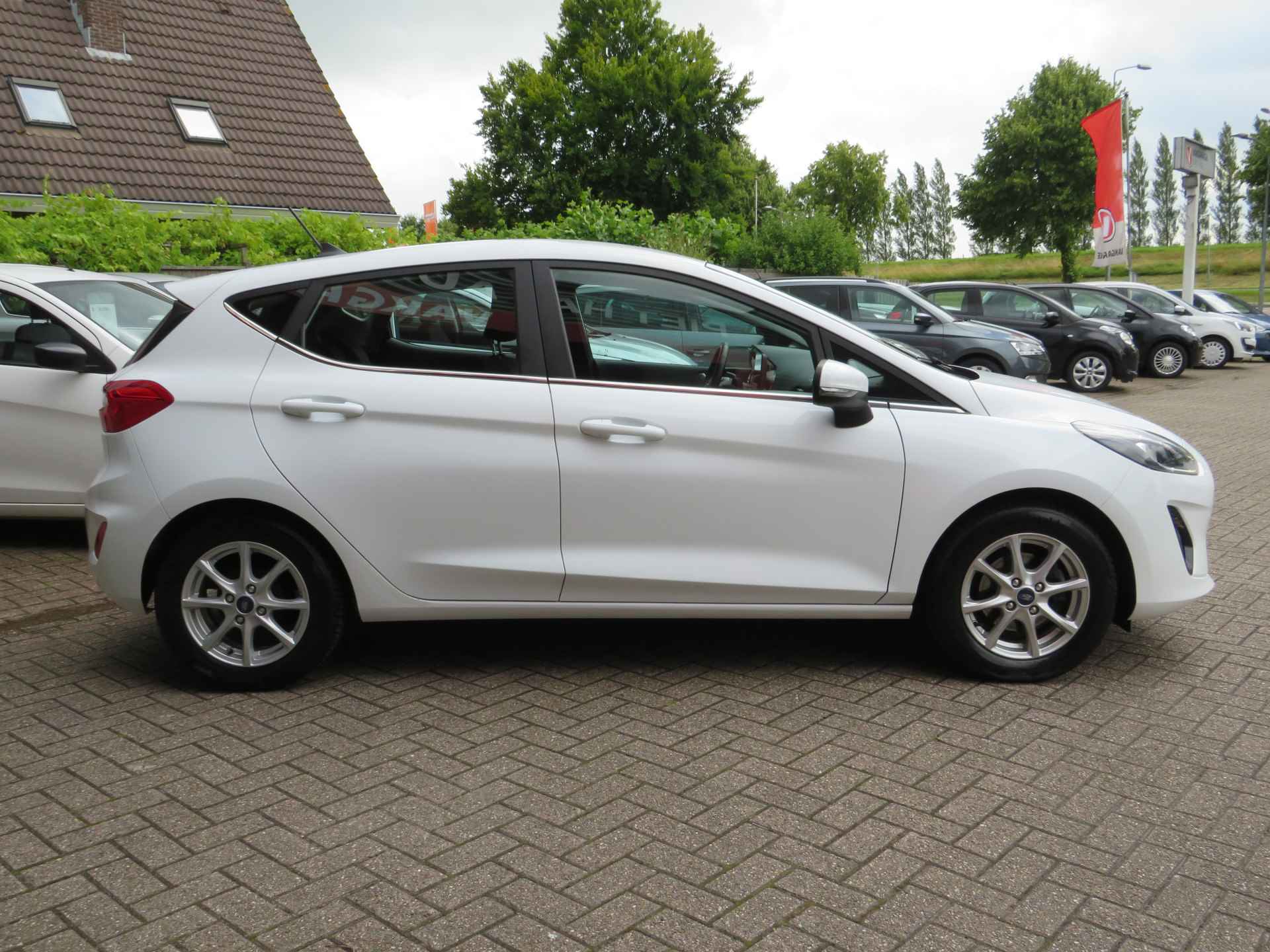 Ford Fiesta 1.0 EcoBoost Hybrid Titanium| 125-PK| | Clima-Airco | Android Auto | Parkeersensoren | Incl. BOVAG Garantie | DAB+ | Navigatiesysteem | Bluetooth | - 5/38