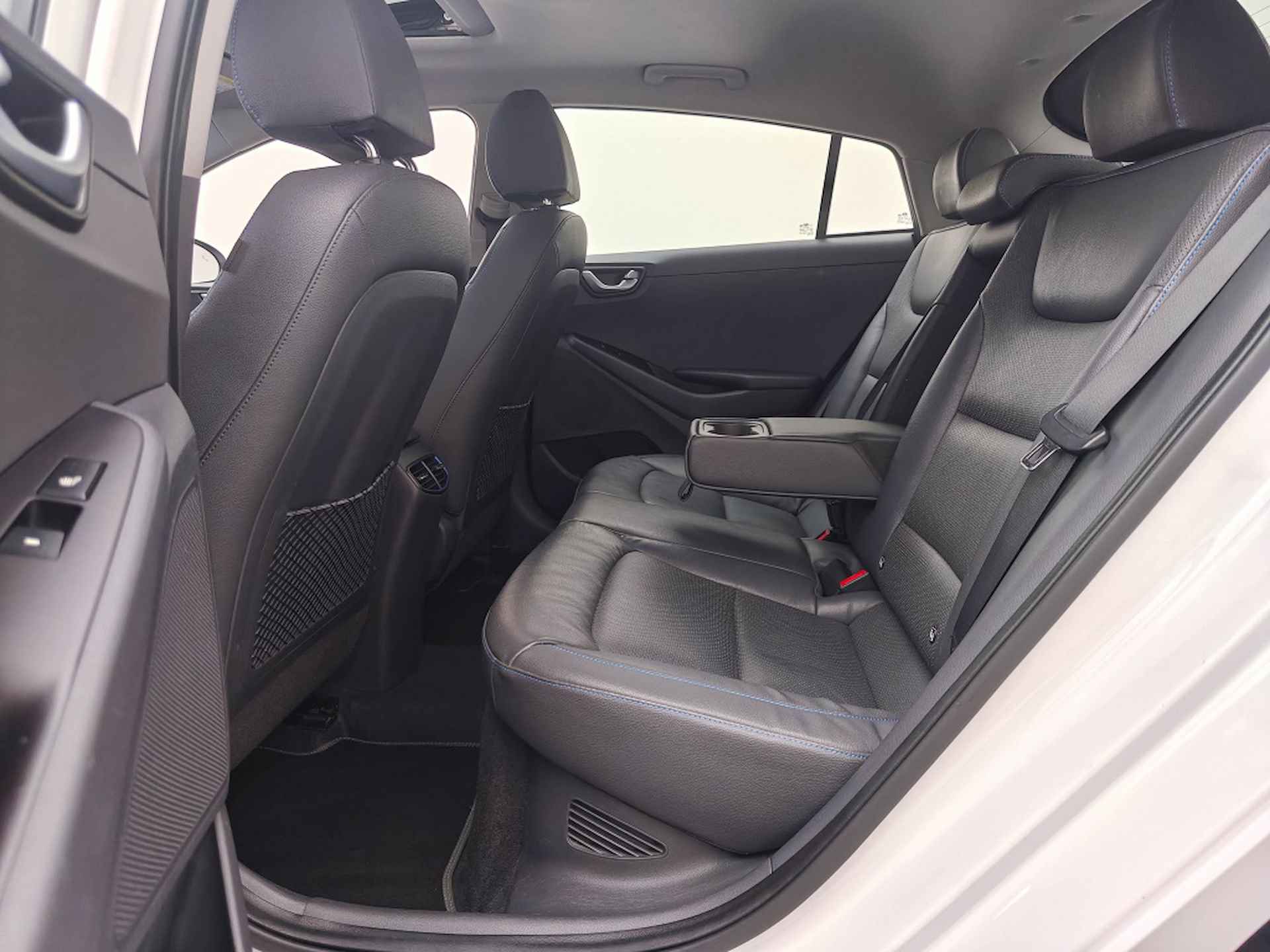 Hyundai IONIQ 1.6 GDi First Edition | Leder | Adaptieve cruise control - 15/46