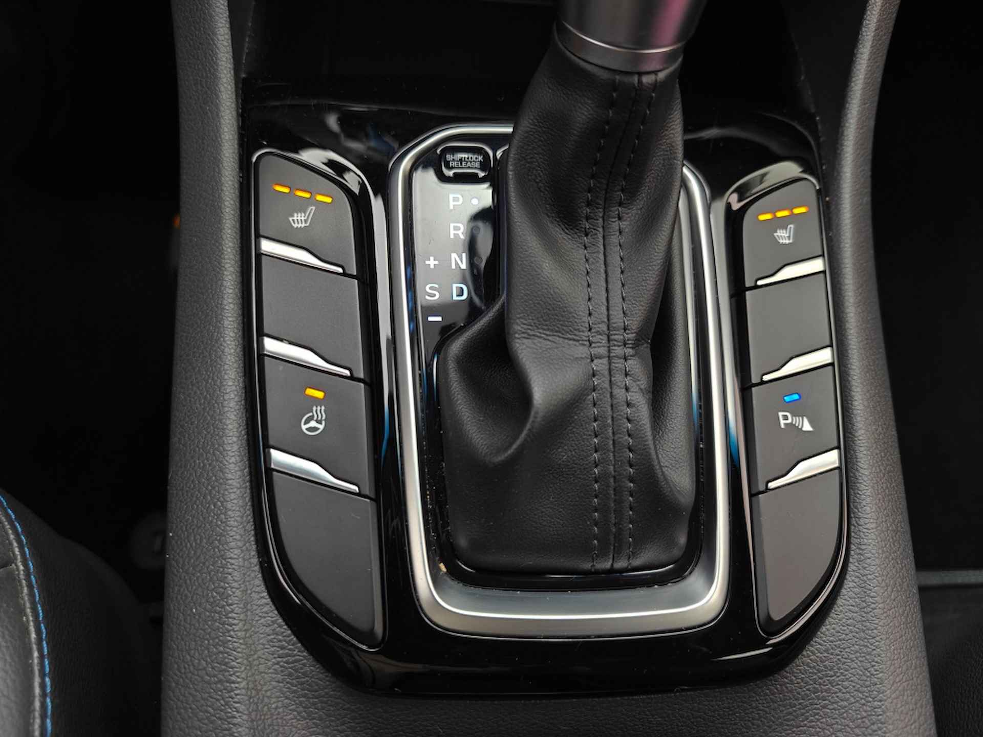 Hyundai IONIQ 1.6 GDi First Edition | Leder | Adaptieve cruise control - 36/46