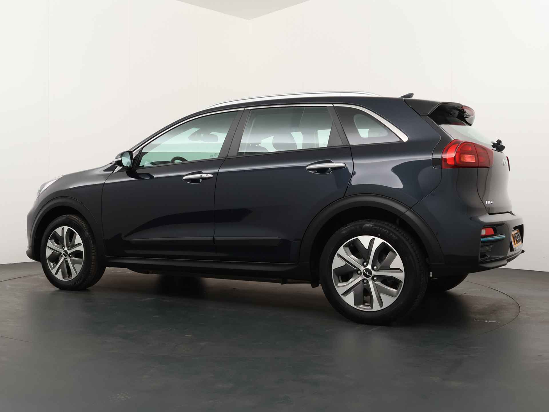 Kia e-Niro DynamicLine 64 kWh *€2000 Subsidie beschikbaar* - Navigatie - Adaptief Cruise Control - Climate Control - Keyless Entry - Apple/Android Carplay - Fabrieksgarantie Tot 2029 - 4/50