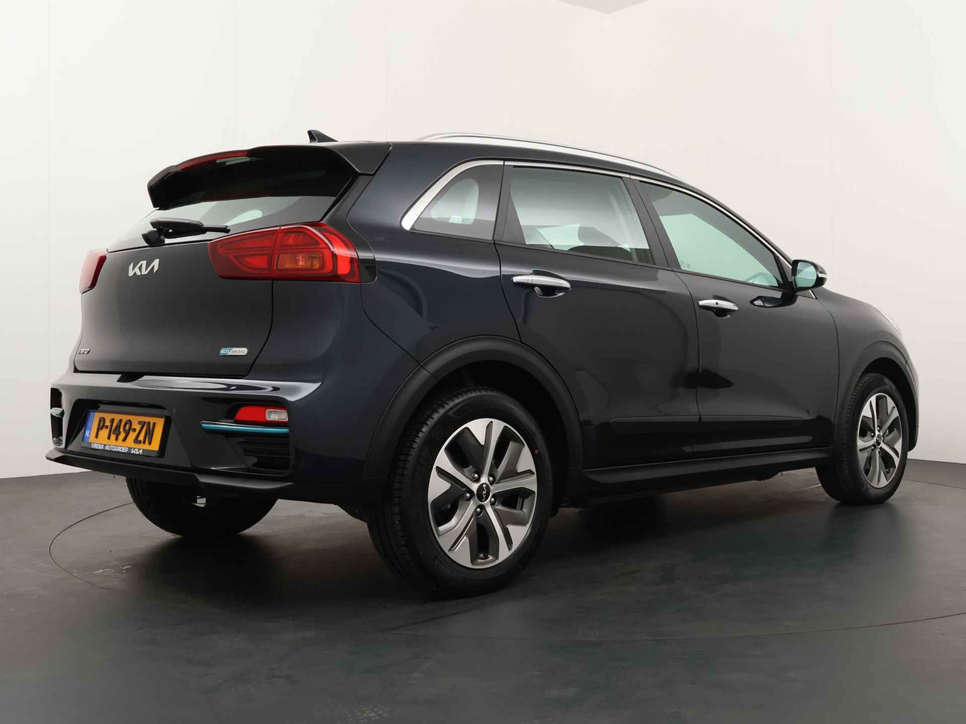 Kia e-Niro DynamicLine 64 kWh *€2000 Subsidie beschikbaar* - Navigatie - Adaptief Cruise Control - Climate Control - Keyless Entry - Apple/Android Carplay - Fabrieksgarantie Tot 2029 - 8/50