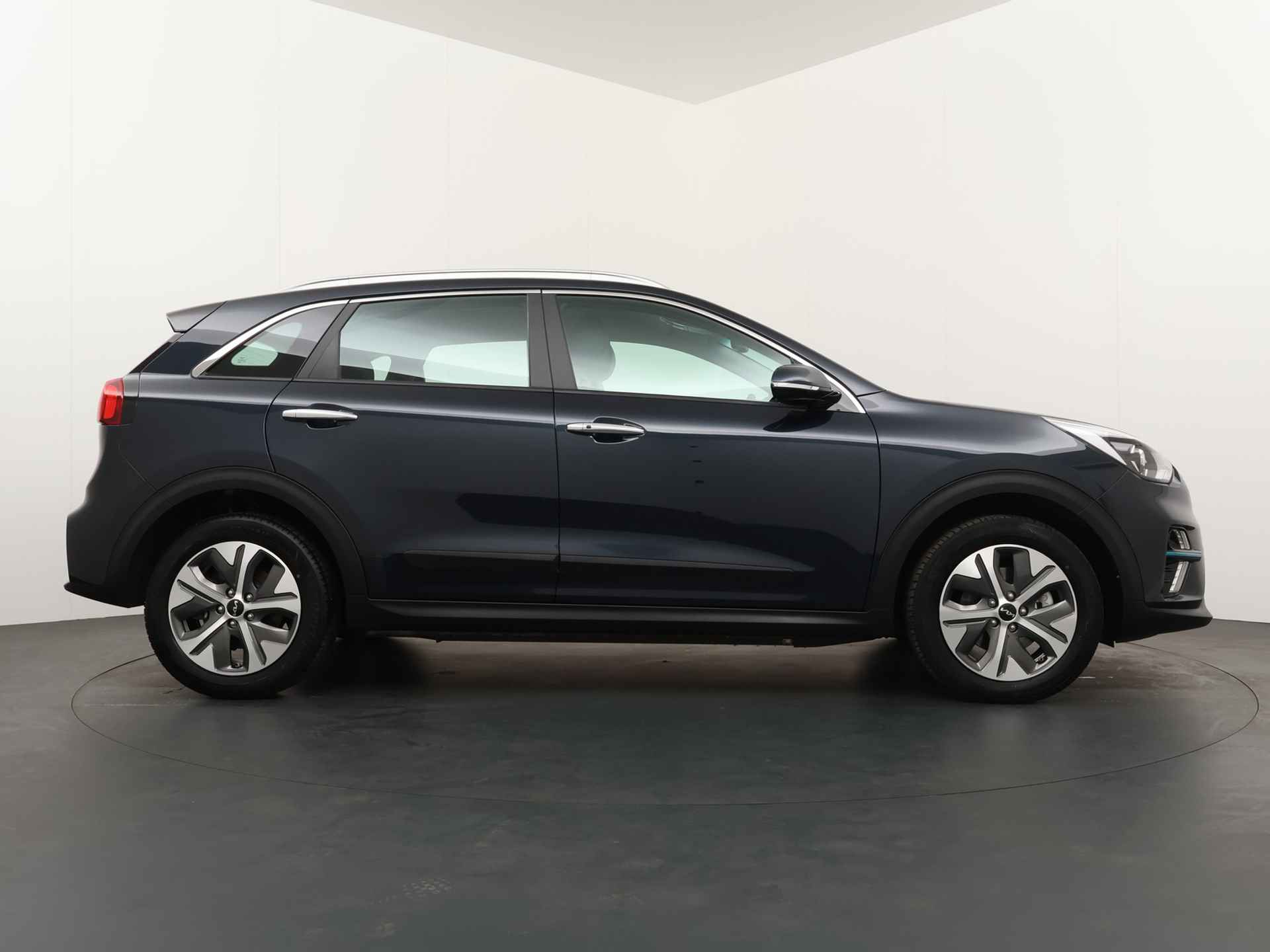 Kia e-Niro DynamicLine 64 kWh *€2000 Subsidie beschikbaar* - Navigatie - Adaptief Cruise Control - Climate Control - Keyless Entry - Apple/Android Carplay - Fabrieksgarantie Tot 2029 - 9/50