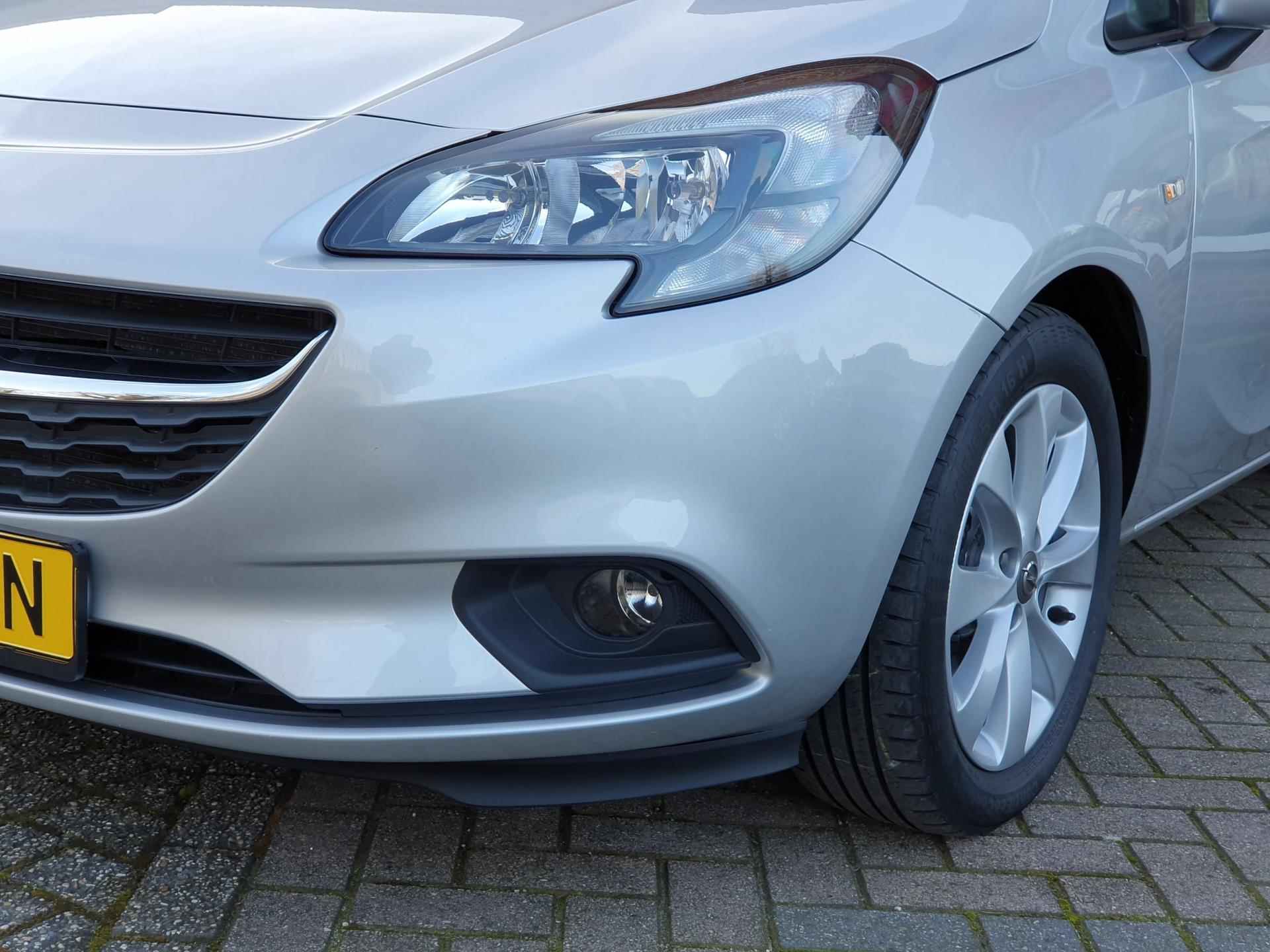 Opel Corsa 1.4 Favourite 90PK 5drs airco, cruise, navi, pdc, lmv, bluetooth, carplay RIJKLAAR - 8/19