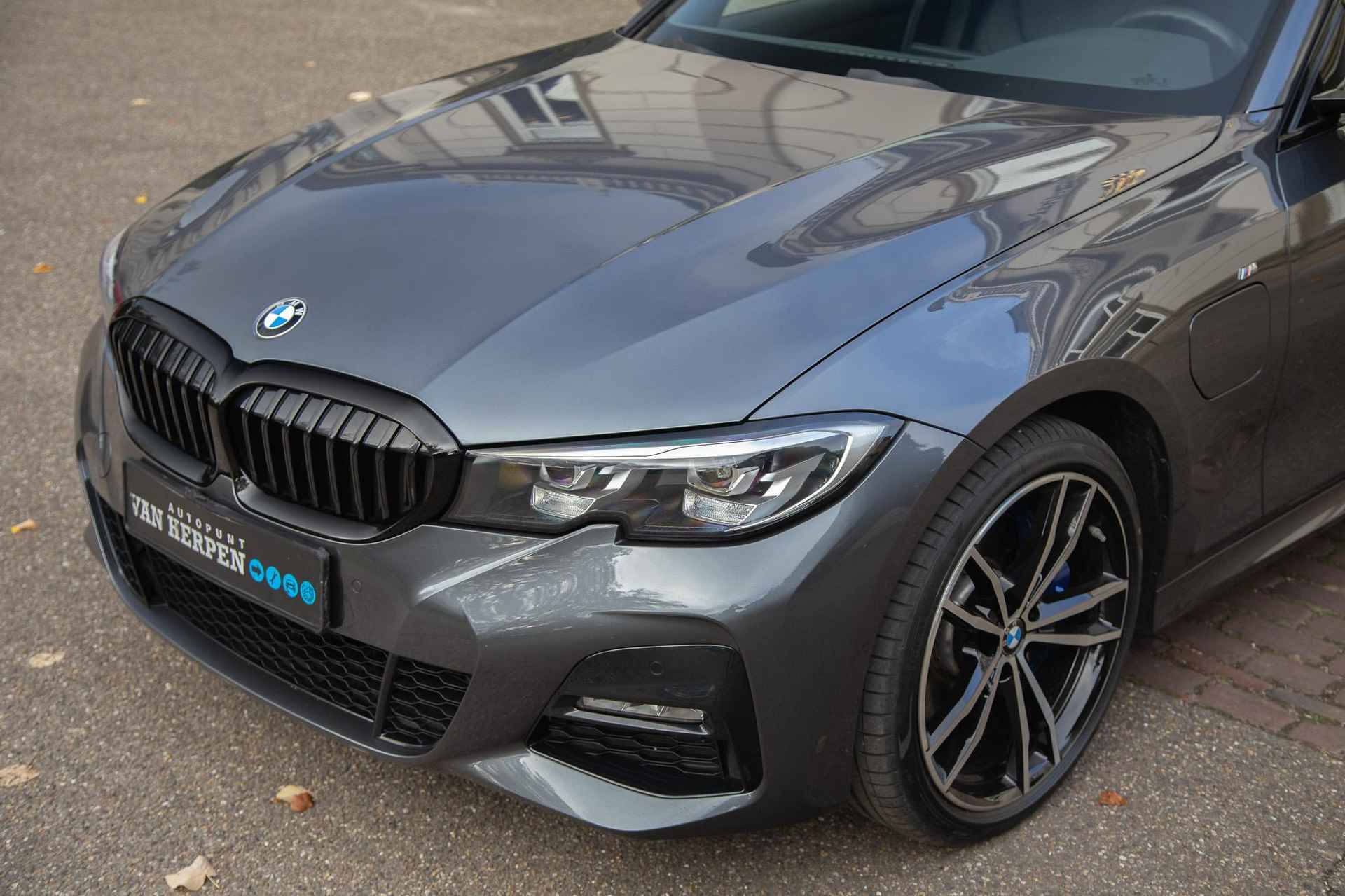 BMW 3-serie Touring 330e M-Sport Trekhaak | Pano | Leder | Carplay | Nieuwstaat - 10/64