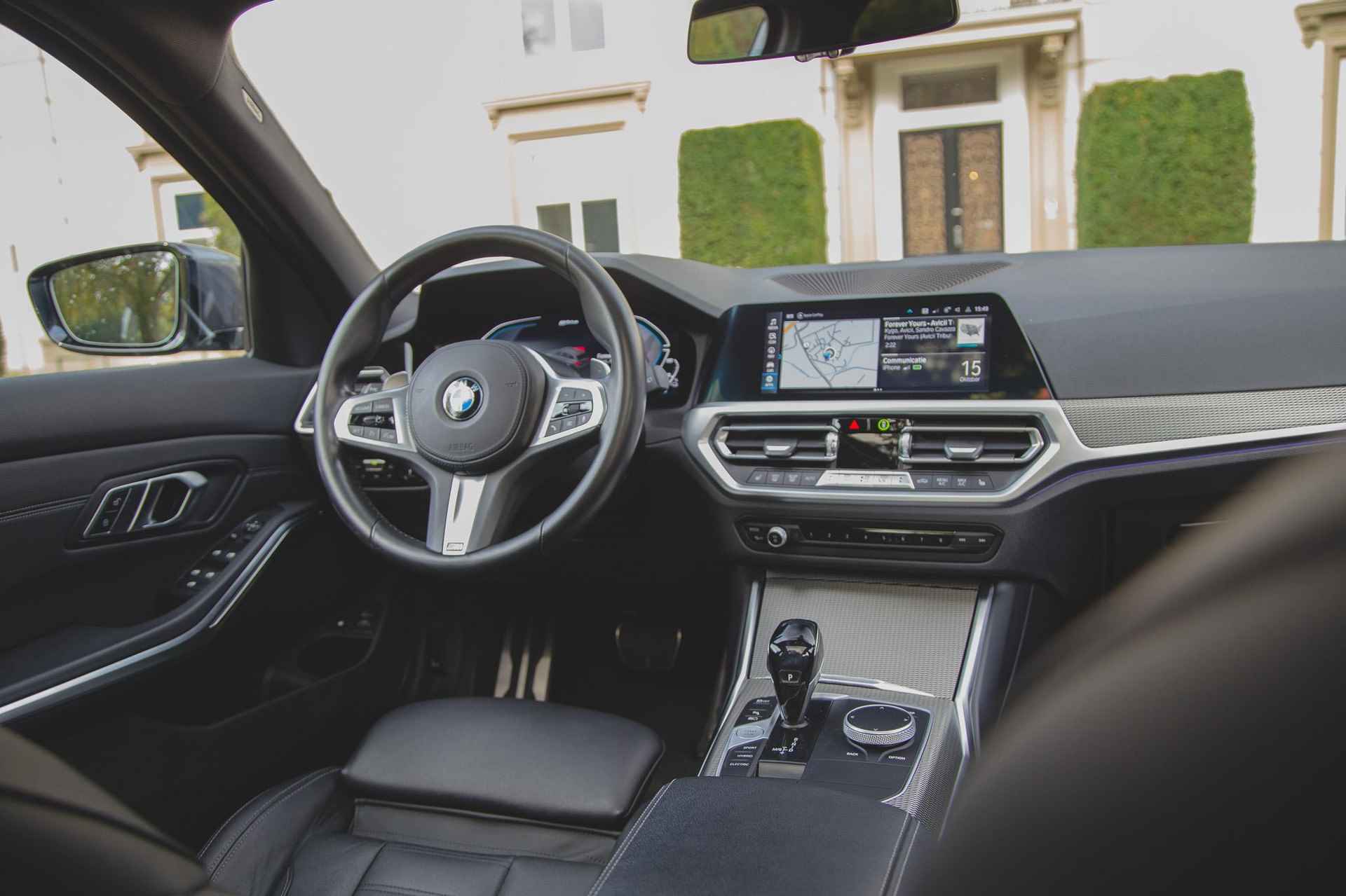 BMW 3-serie Touring 330e M-Sport Trekhaak | Pano | Leder | Carplay | Nieuwstaat - 43/64