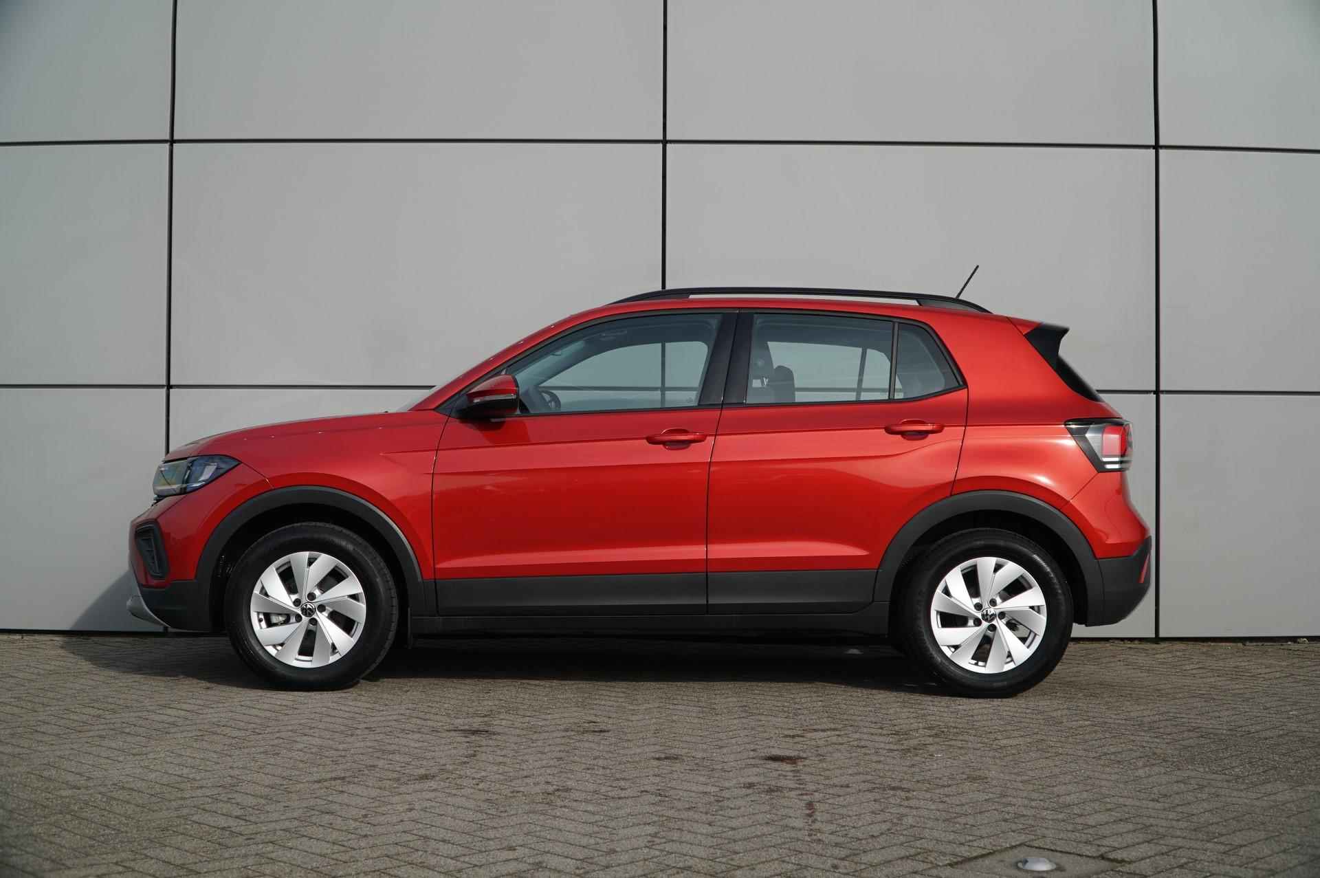 Volkswagen T-Cross 1.0 TSI 116pk DSG Life Edition | Stoelverwarming | Parkeersensoren Achter | Apple Carplay/Android Auto | 16'' LMV - 12/47