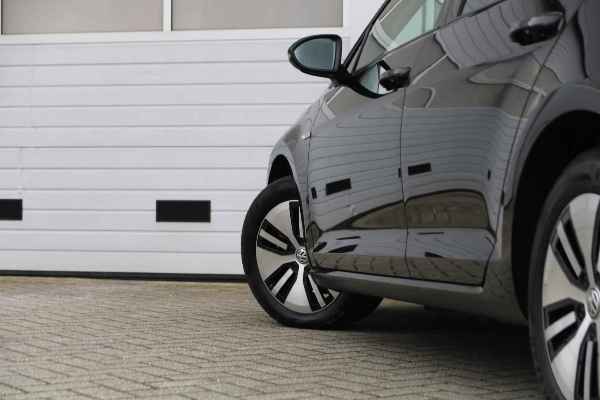 Volkswagen e-Golf 136pk E-DITION | Navigatie | Verwarmbare Voorruit | Active Info Display - 30/46