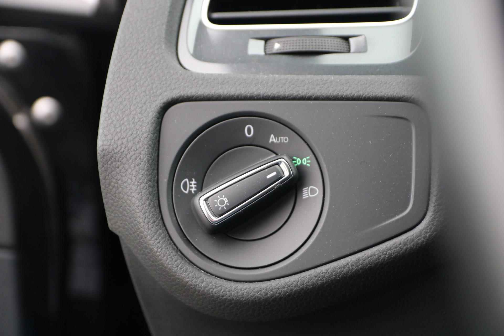 Volkswagen e-Golf 136pk E-DITION | Navigatie | Verwarmbare Voorruit | Active Info Display - 36/46