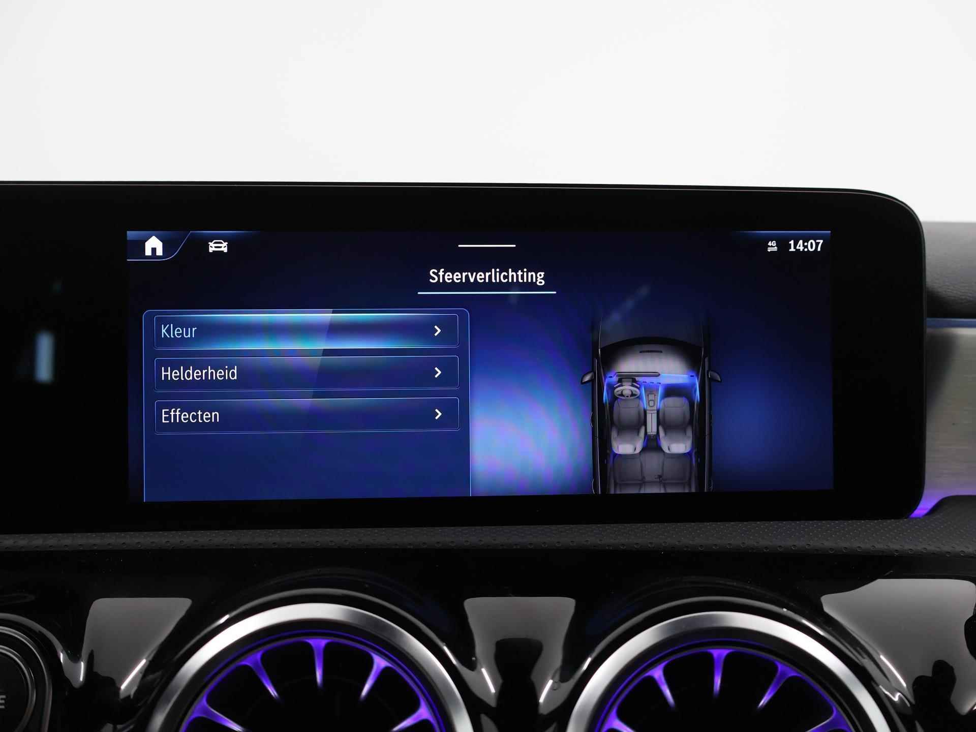 Mercedes-Benz A-klasse Limousine 250e AMG NIGHT | Keyless Entry | Sfeerverlichting | Stoelverwarming | Achteruitrijcamera | DAB+ Radio | - 18/50