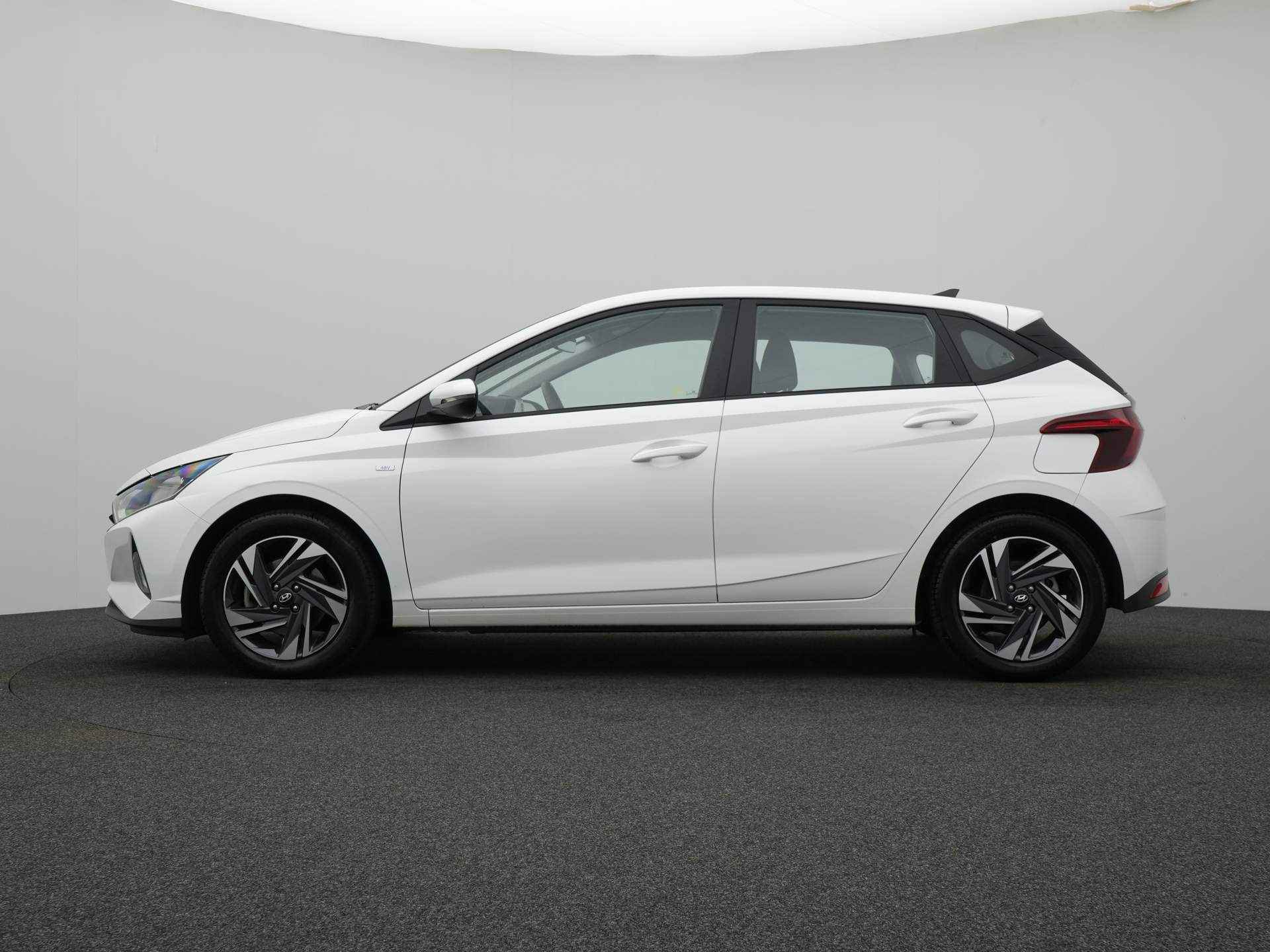 Hyundai i20 1.0 T-GDI Comfort AUTOMAAT | Apple Carplay + Android Auto | Achteruitrijcamera | Cruise Control | Rijklaarprijs! - 4/36