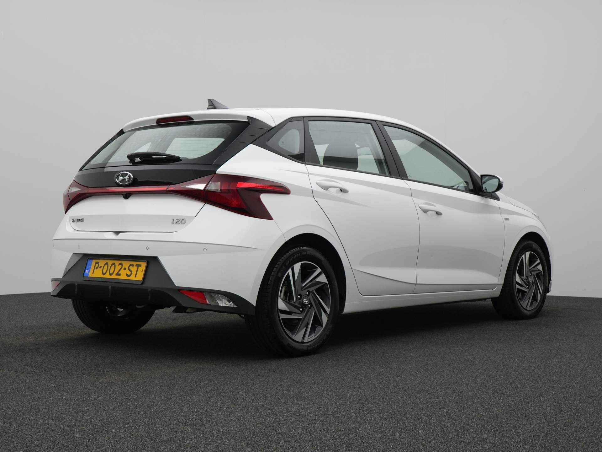 Hyundai i20 1.0 T-GDI Comfort AUTOMAAT | Apple Carplay + Android Auto | Achteruitrijcamera | Cruise Control | Rijklaarprijs! - 7/36