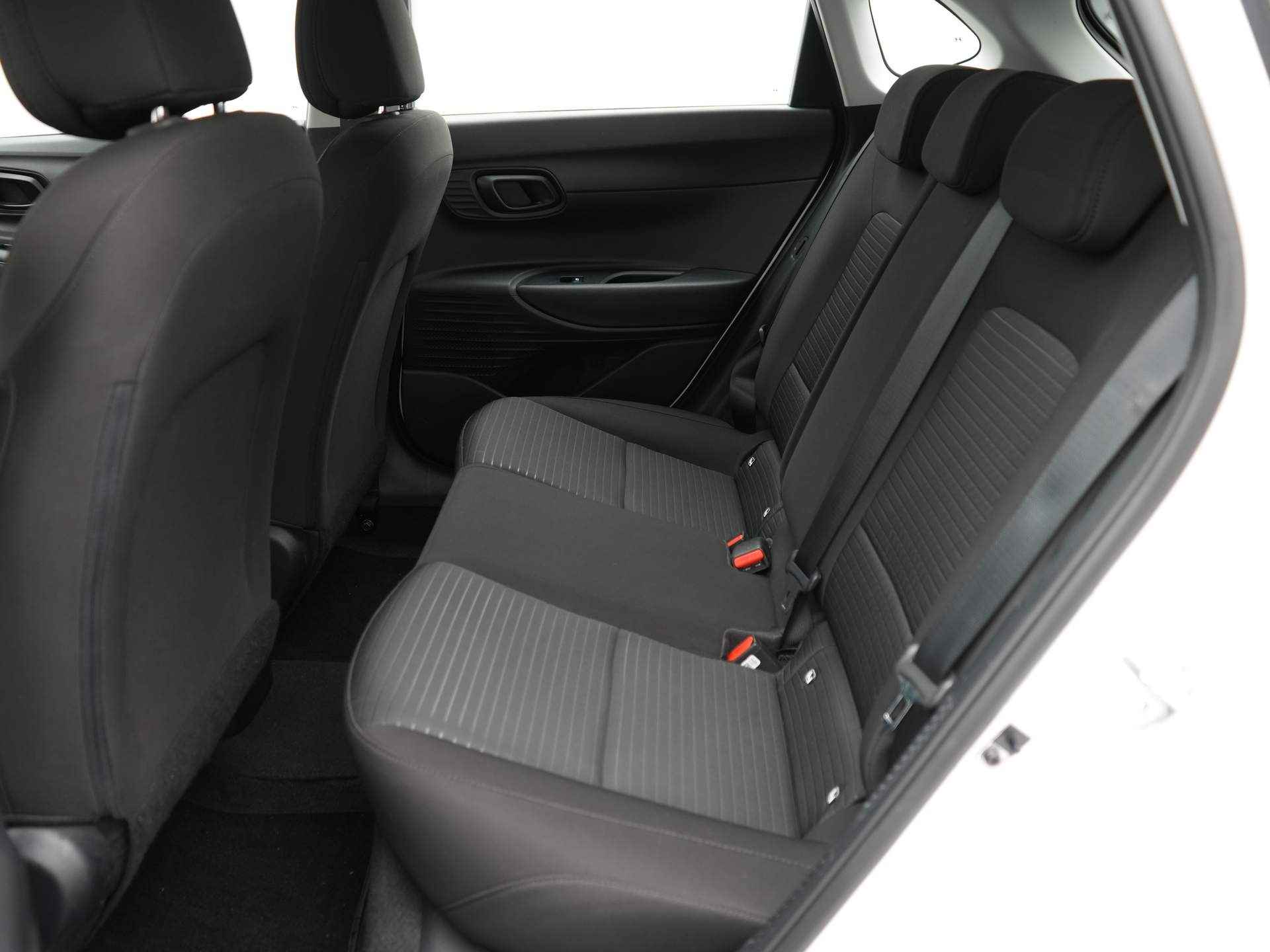 Hyundai i20 1.0 T-GDI Comfort AUTOMAAT | Apple Carplay + Android Auto | Achteruitrijcamera | Cruise Control | Rijklaarprijs! - 15/36