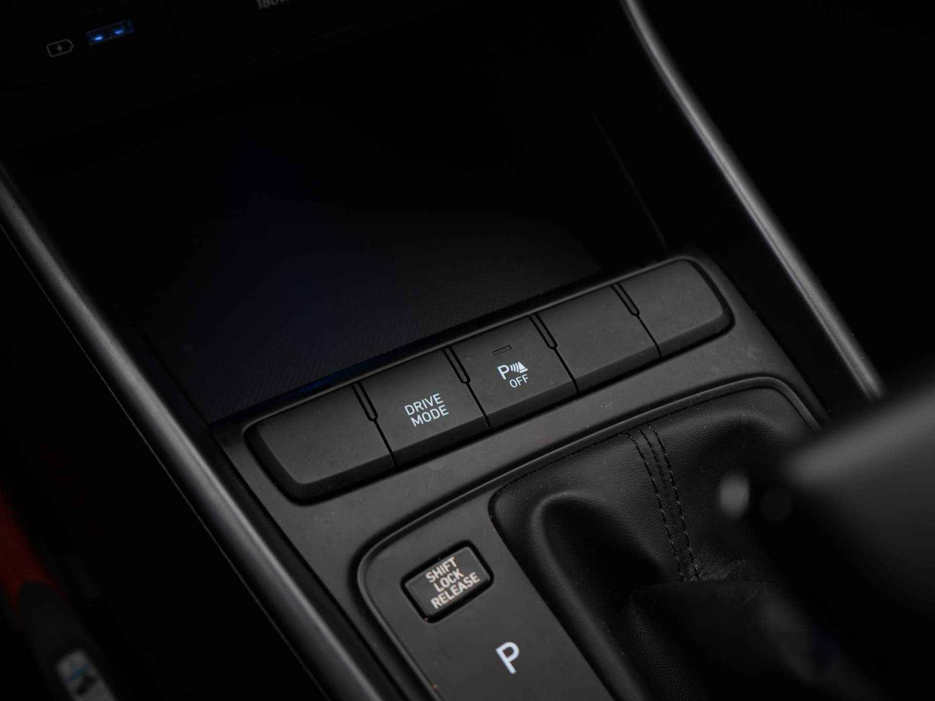 Hyundai i20 1.0 T-GDI Comfort AUTOMAAT | Apple Carplay + Android Auto | Achteruitrijcamera | Cruise Control | Rijklaarprijs! - 29/36