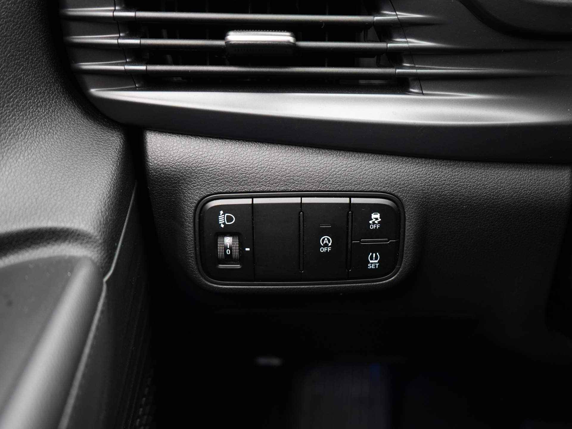 Hyundai i20 1.0 T-GDI Comfort AUTOMAAT | Apple Carplay + Android Auto | Achteruitrijcamera | Cruise Control | Rijklaarprijs! - 31/36