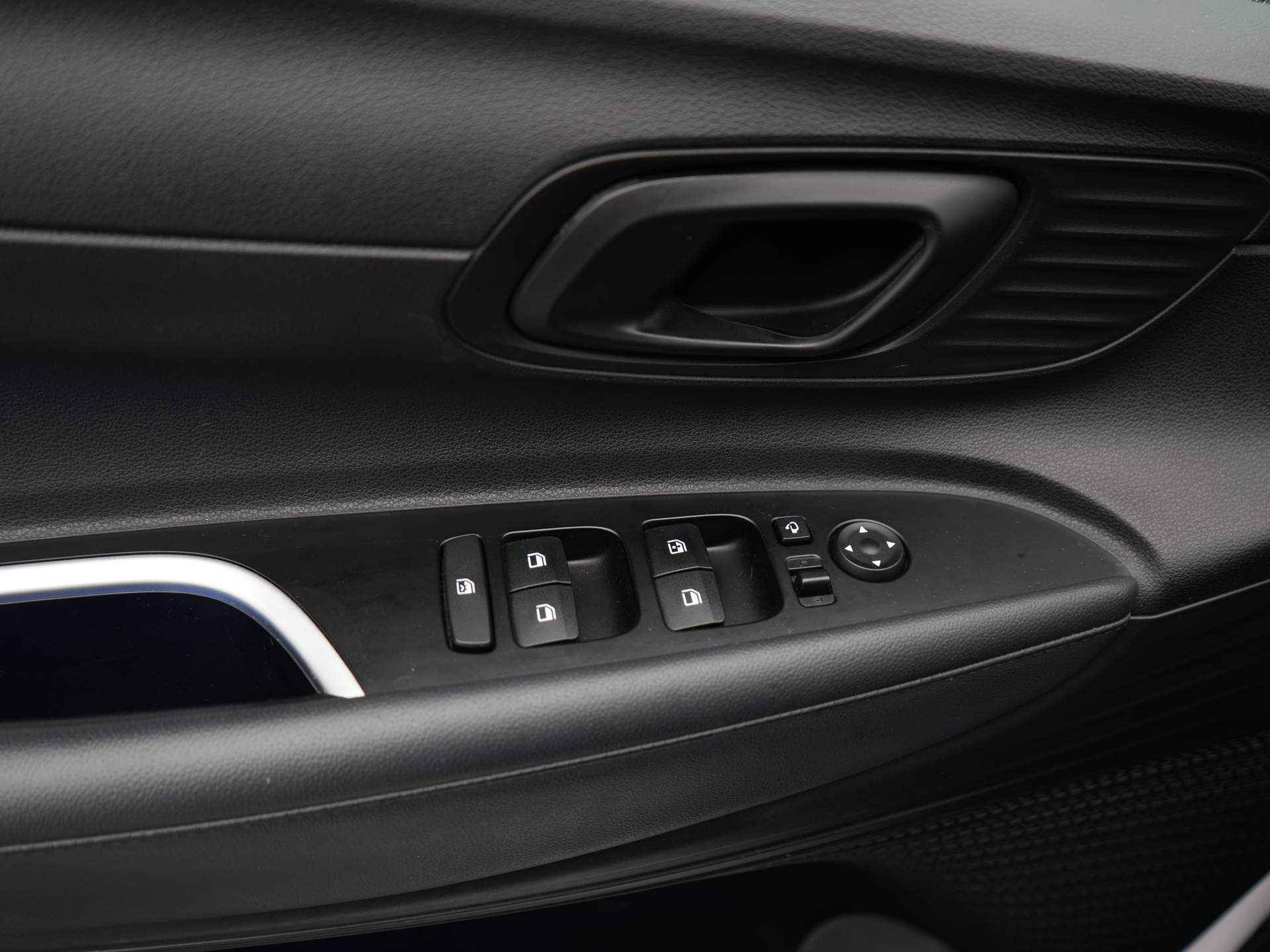 Hyundai i20 1.0 T-GDI Comfort AUTOMAAT | Apple Carplay + Android Auto | Achteruitrijcamera | Cruise Control | Rijklaarprijs! - 33/36