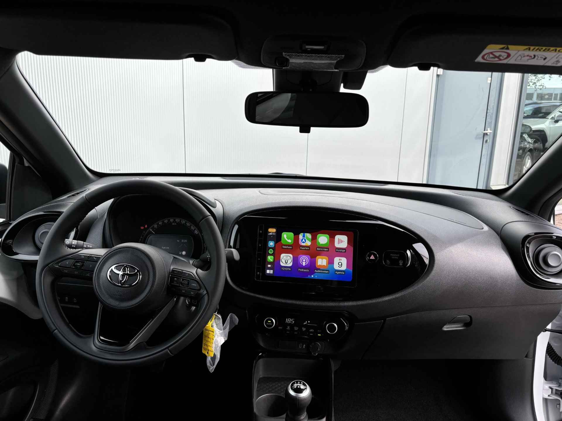 Toyota Aygo X 1.0 VVT-i MT Pulse, Apple carplay, Android auto, Parkeercamera, Snel leverbaar - 33/34